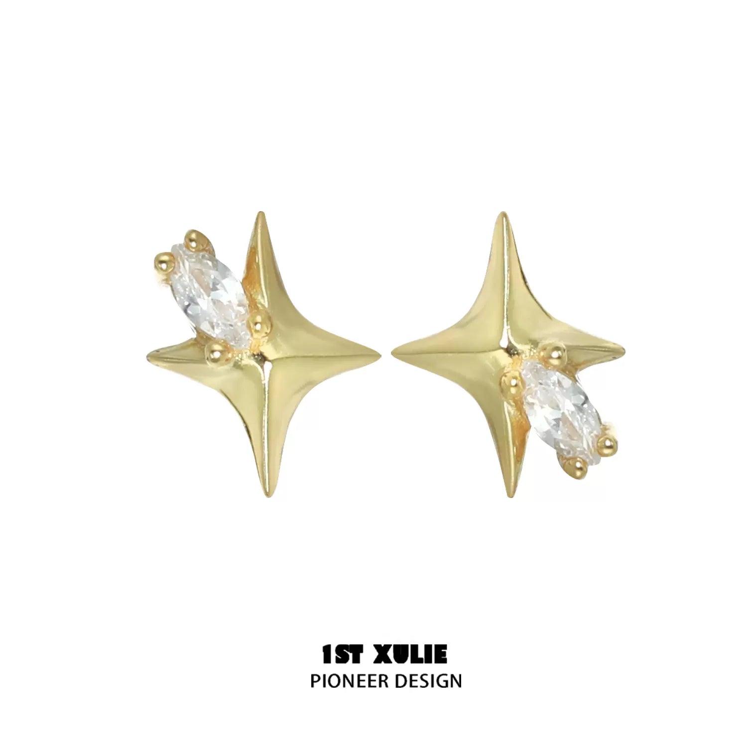 1 pair of gold earrings