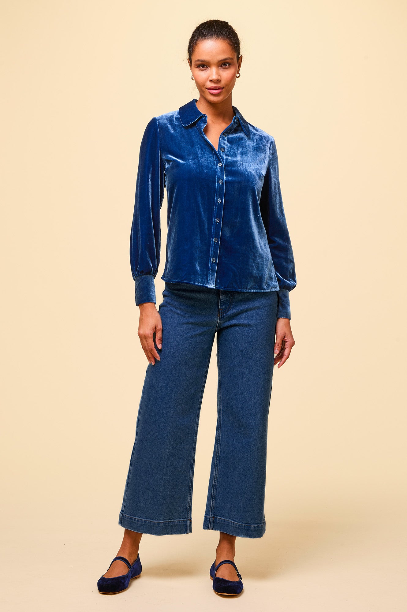 Stylish Denim Wide Leg Crop Jeans for Women - High Waisted Distressed Wash | Perfect for Casual Outfits & Streetwear Fashion