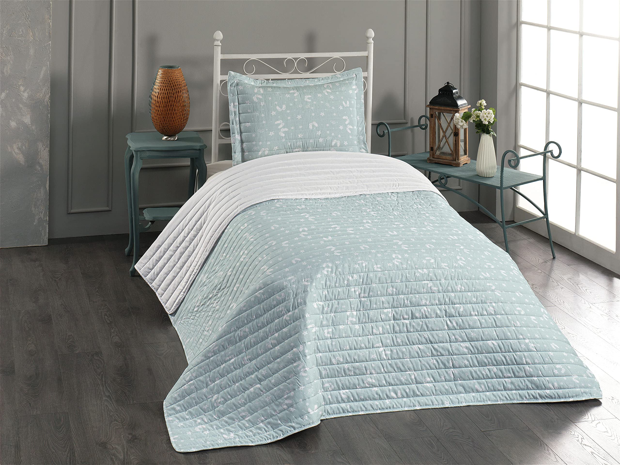 Ambesonne Aqua Microfiber Beach Theme Bedspread Set - Twin Size Seafoam & White with Shells, Starfish, Flip Flops Design | Soft Comforter & Pillow Sham | Perfect for Summer Holidays, Coastal Bedrooms & Beach House Decor