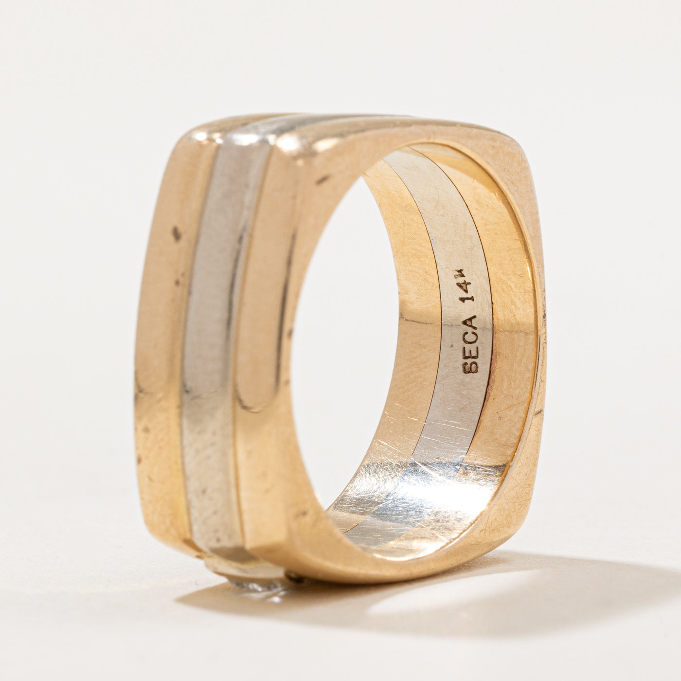 Exquisite 0.11ct Trillion Cut Diamond Two-Tone Gold Wedding Band Ring - Size 9.5 - Perfect for Anniversary Gifts & Bridal Jewelry