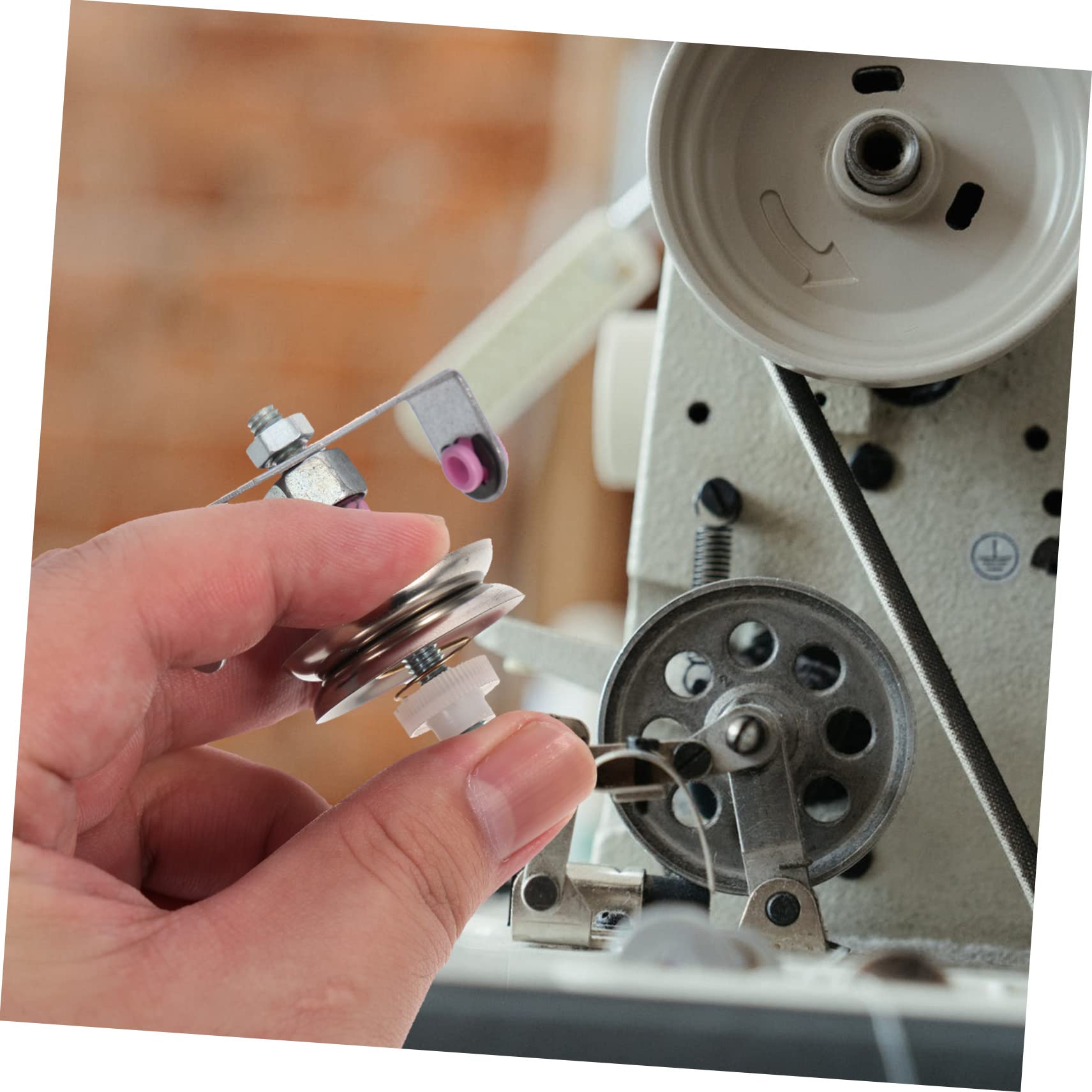 Lurrose 12-Pack Ribbon Tensioner for Sewing & Warping Machines - Iron Yarn Tensioning Wire Clamps, Plastic Belt Tensioners for Flocking & Ribbon Machines - Perfect for Crafting, Textile Arts & DIY Projects