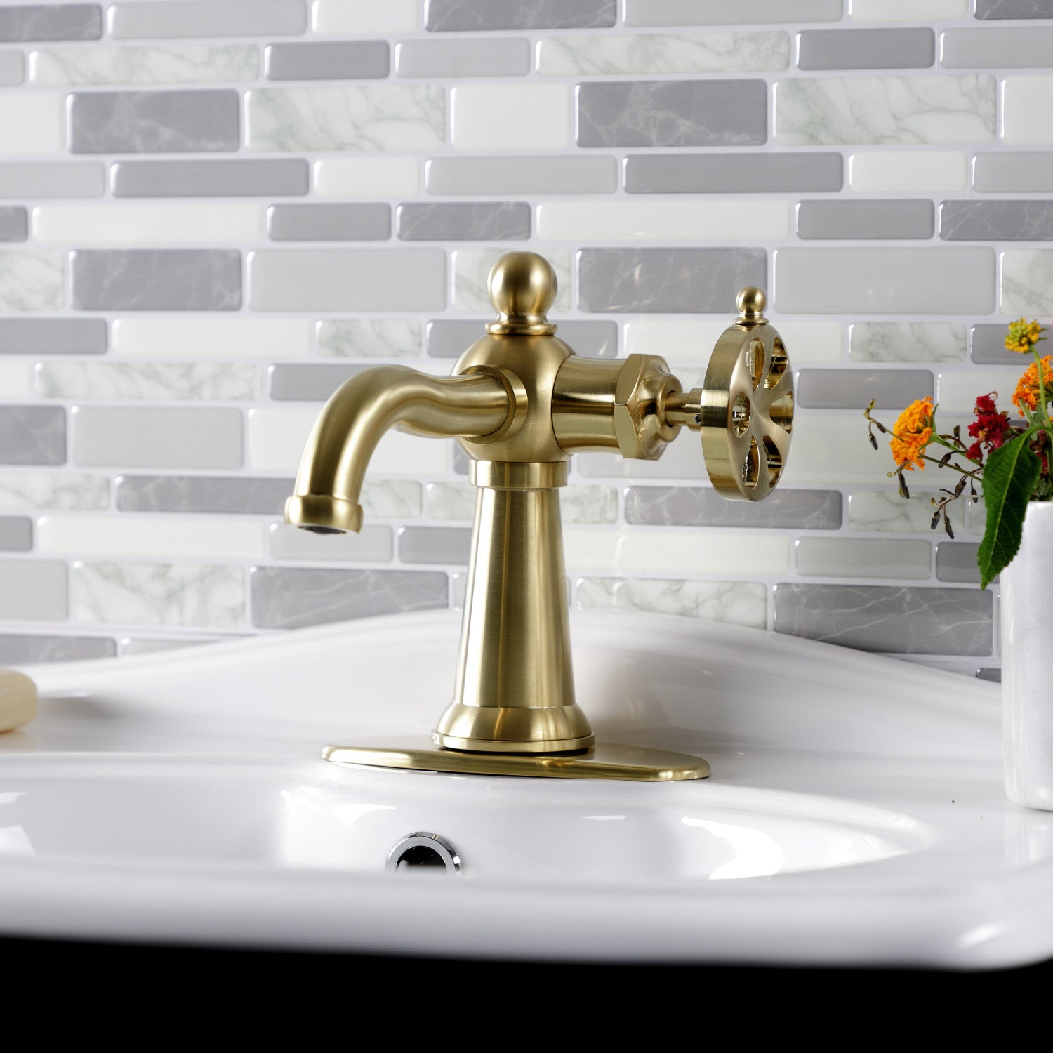 Belknap KSD3547RX Single Handle 1-Hole Bathroom Faucet with Deck Plate & Push Pop-Up Drain - Brushed Brass Finish for Sink Vanity, Powder Room & Guest Bath Installation