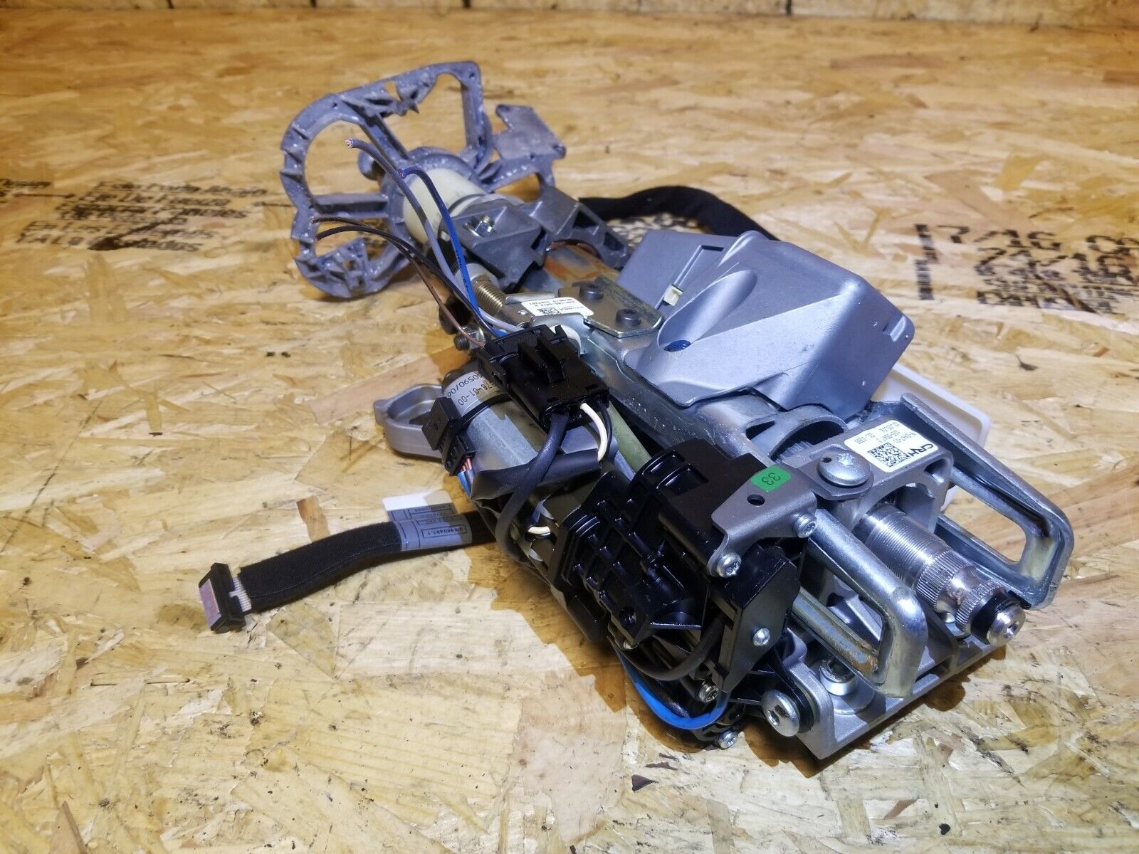 2004-2007 BMW 530xi E60 AWD OEM Steering Column Assembly - Perfect for DIY Repairs & Smooth Driving Experience