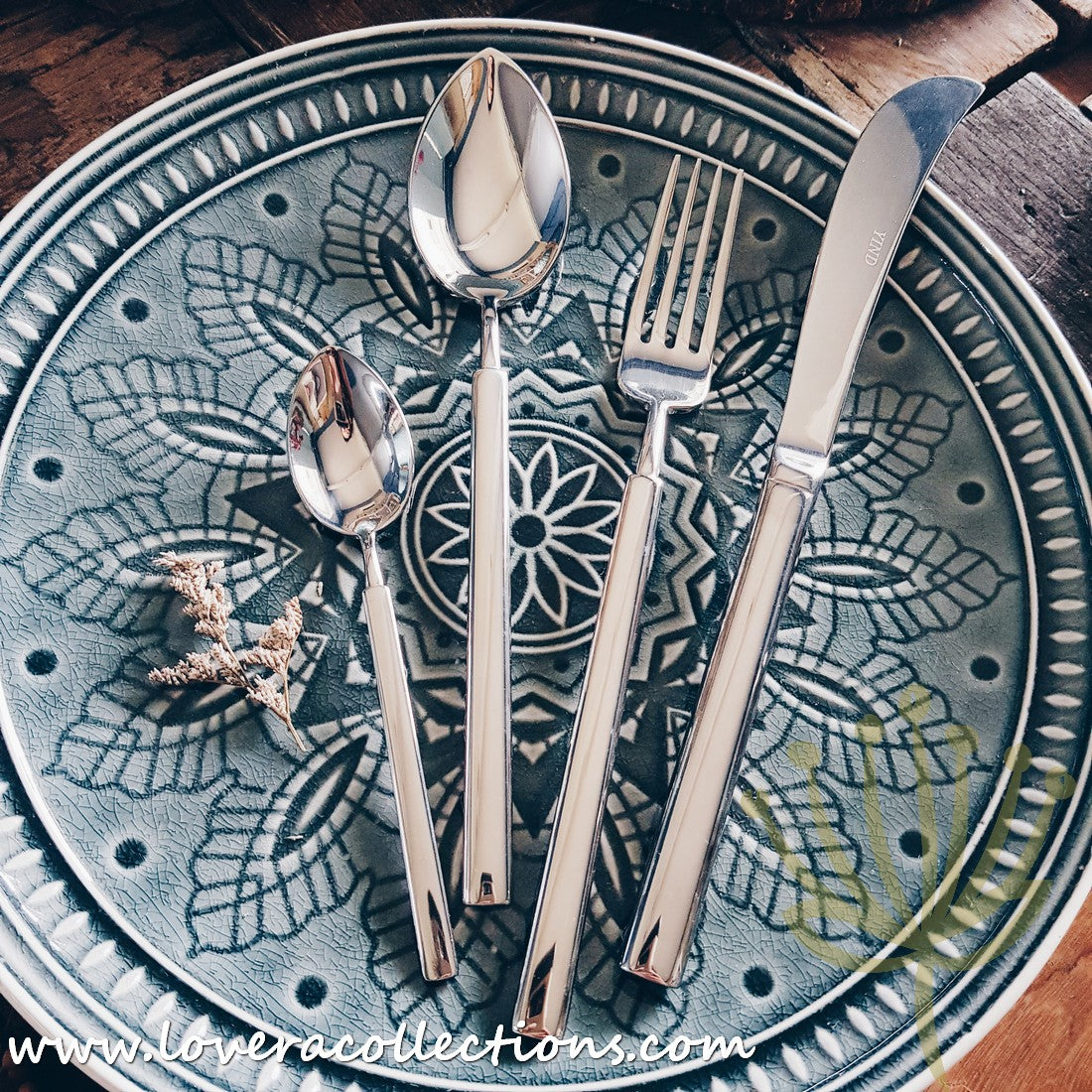 Claris Shiny Gold Ion Plated Stainless Steel SS304 Cutlery Set - Premium 18-Piece Flatware Collection for Fine Dining & Special Occasions