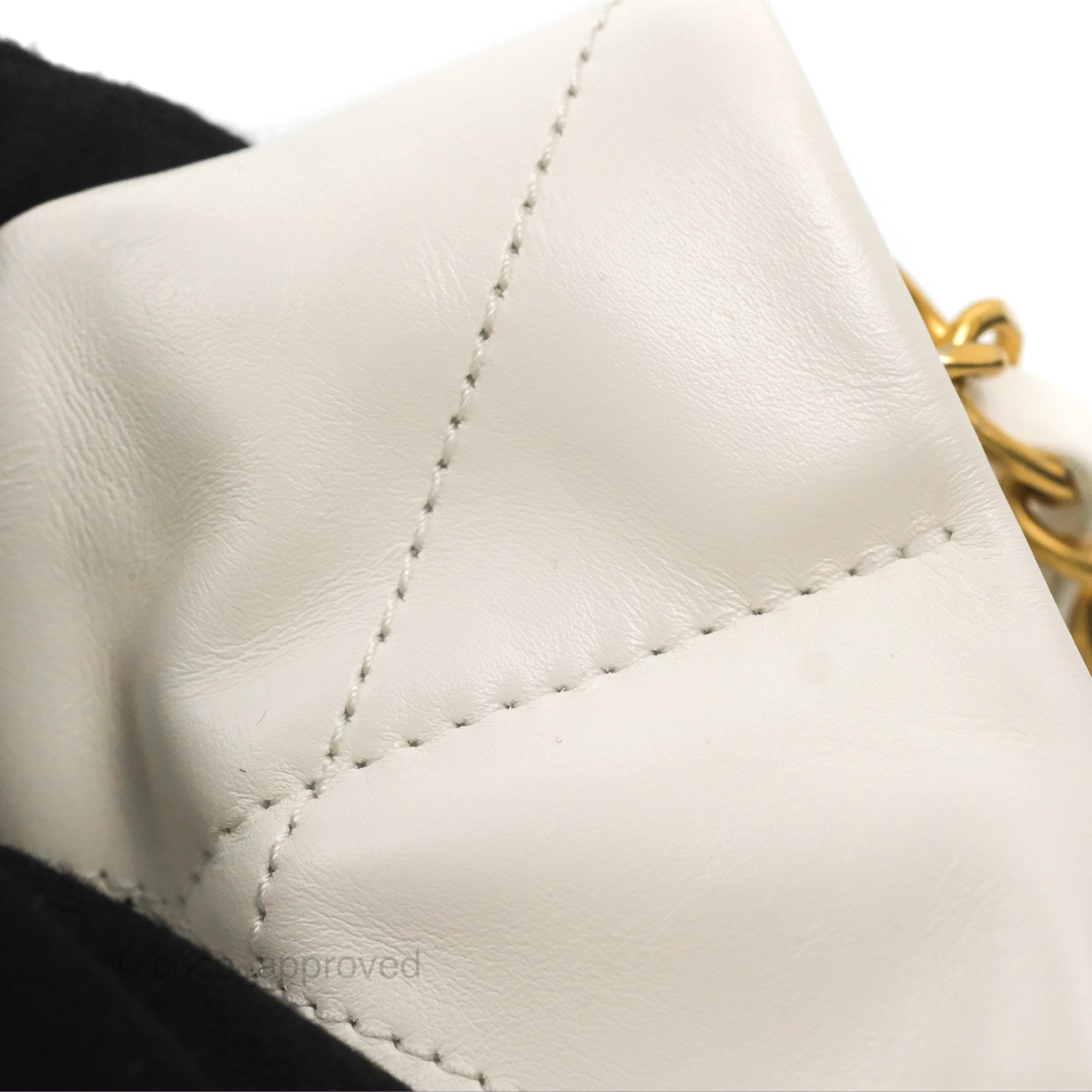 Chanel 22 Medium Handbag in White & Black with Logo - Aged Calfskin Leather & Gold Hardware - Perfect for Work, Travel and Luxury Fashion Accessories