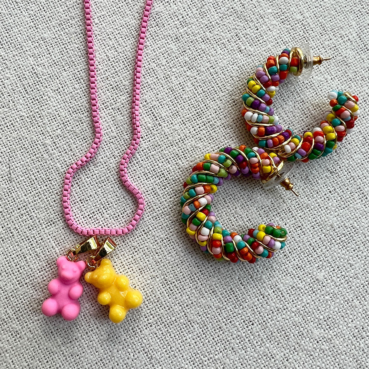 Colorful Plastic Beaded Chain Necklace for Women - Fashion Candy Beads Jewelry for Parties, Gifts & Everyday Wear