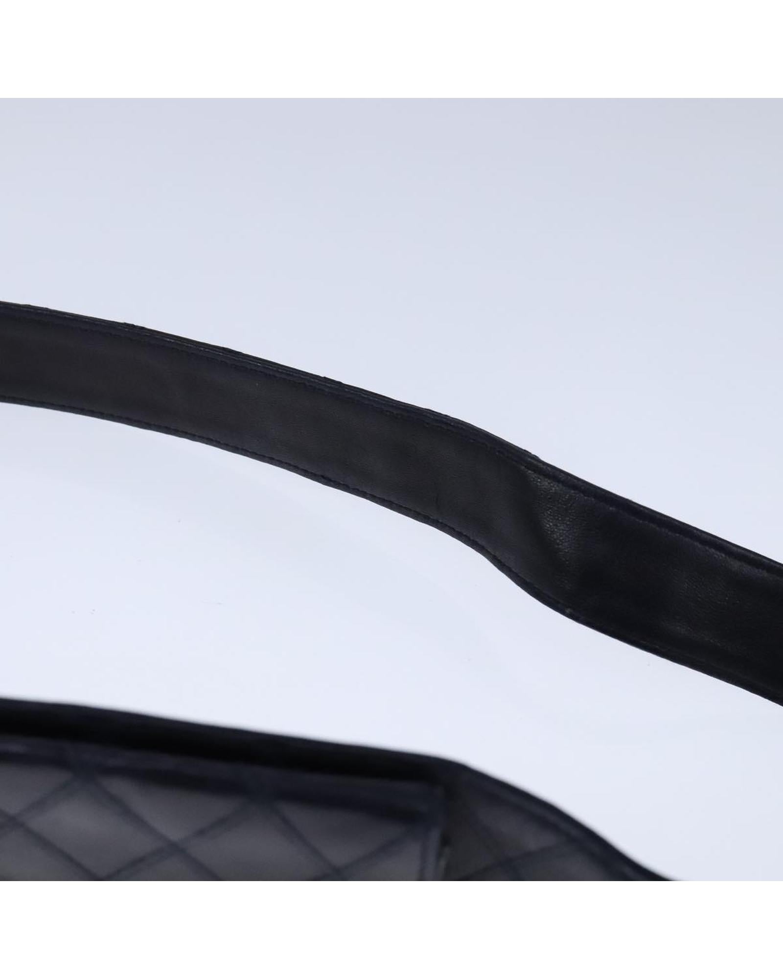 Luxury Bicolor Lambskin Waist Bag with Gold CC Logo - Perfect for Travel, Concerts & Everyday Fashion