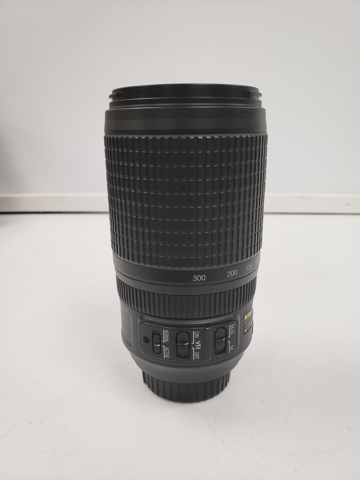 Nikon 70-300mm f/4.5-6.3G ED VR AF-P DX Telephoto Zoom Lens for Nikon DSLR Cameras - Perfect for Wildlife, Sports & Travel Photography