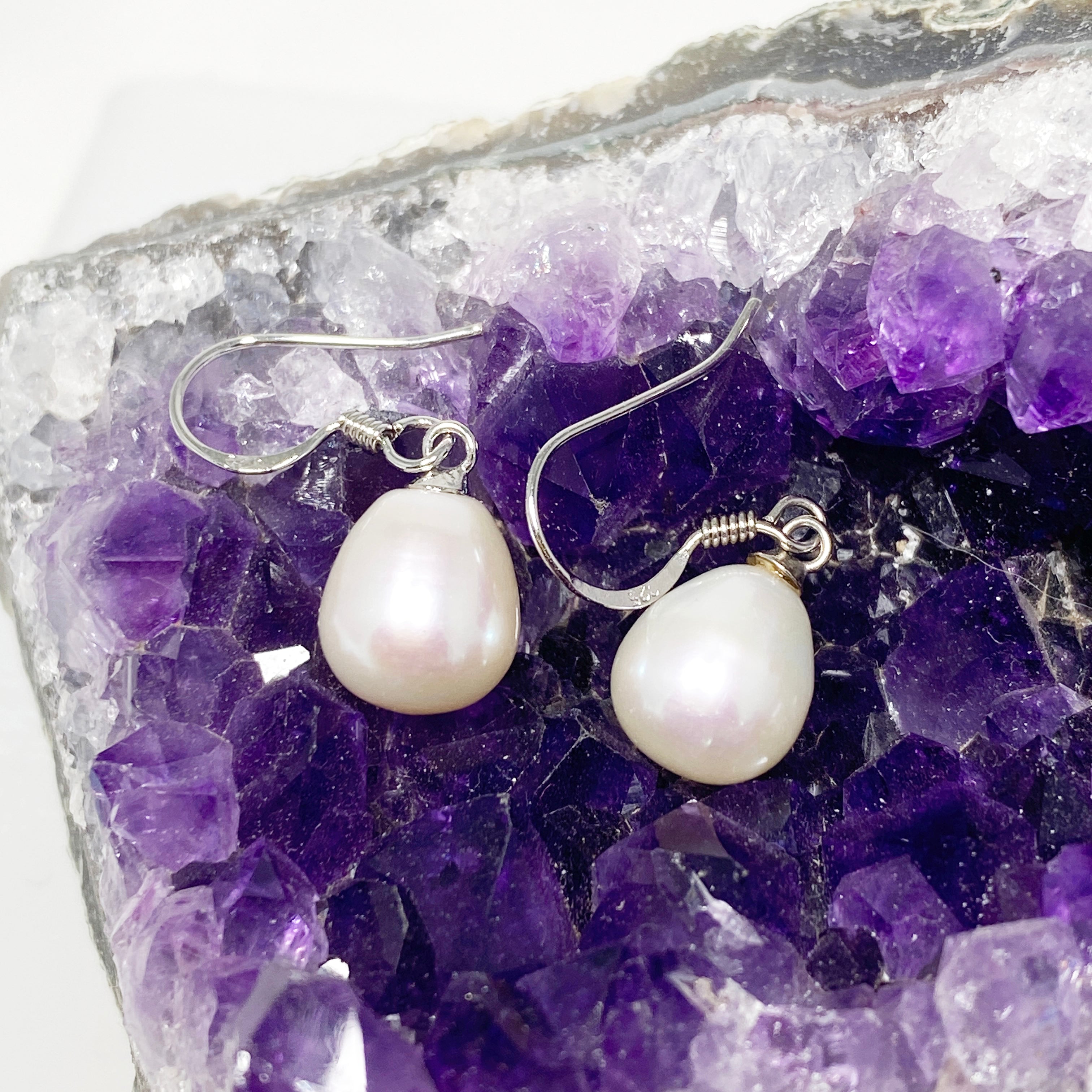 Exquisite Pearl Earrings PEGJ133 - Elegant & Timeless Jewelry for Women - Perfect for Weddings, Parties & Special Occasions
