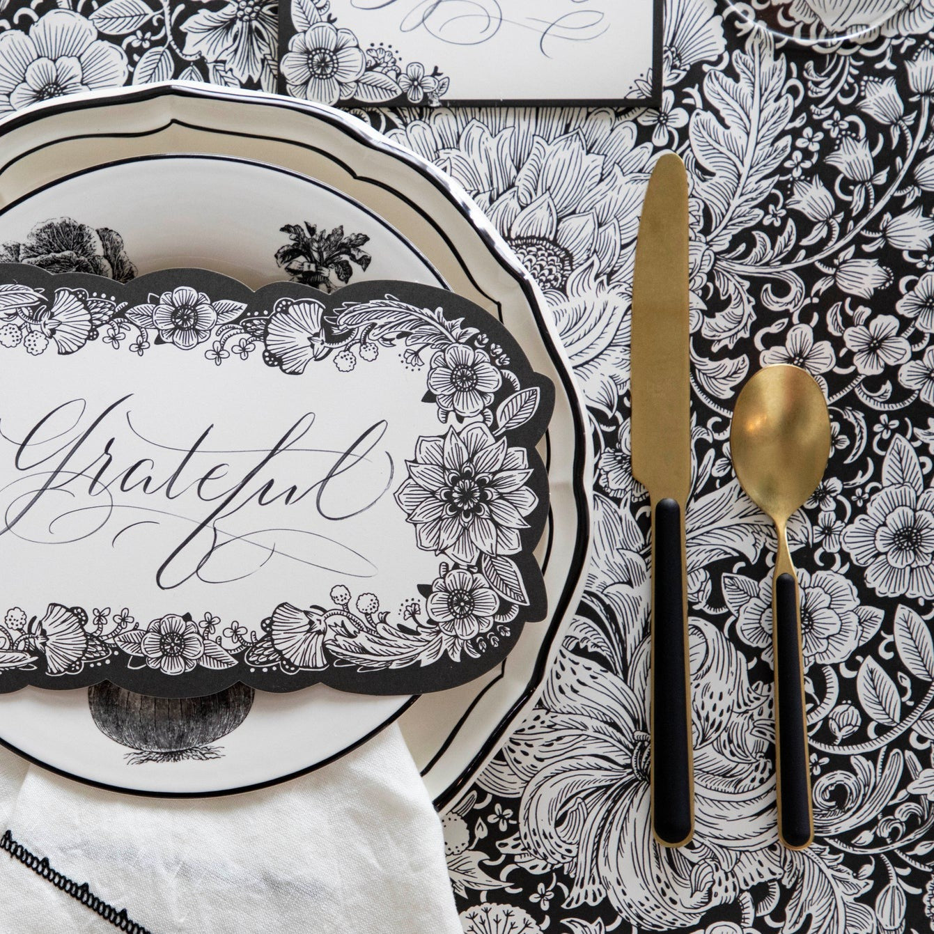 Elegant Ebony Harvest Bouquet Placemat Set - Perfect for Thanksgiving, Fall Decor & Holiday Table Settings