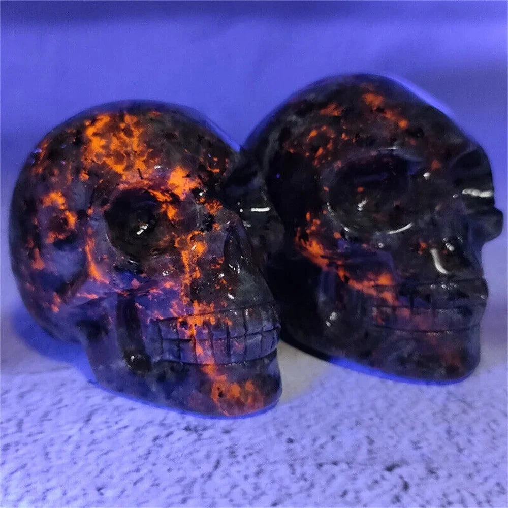 Natural Yooperlite Skull - Hand Carved Sodalite Syenite Crystal Skull for Reiki Healing, UV Reactive Mineral Specimen - Perfect for Meditation, Energy Work & Crystal Collecting