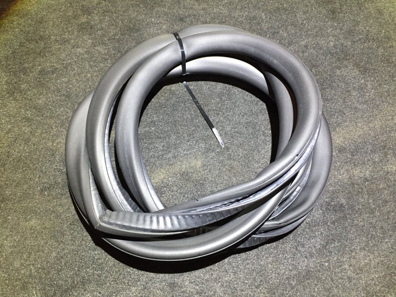 05-08 Audi A4 Left Rear Door Weatherstrip Seal - Genuine OEM Replacement Part for Improved Weather Protection & Noise Reduction - Perfect for Rainy Climates & Highway Driving