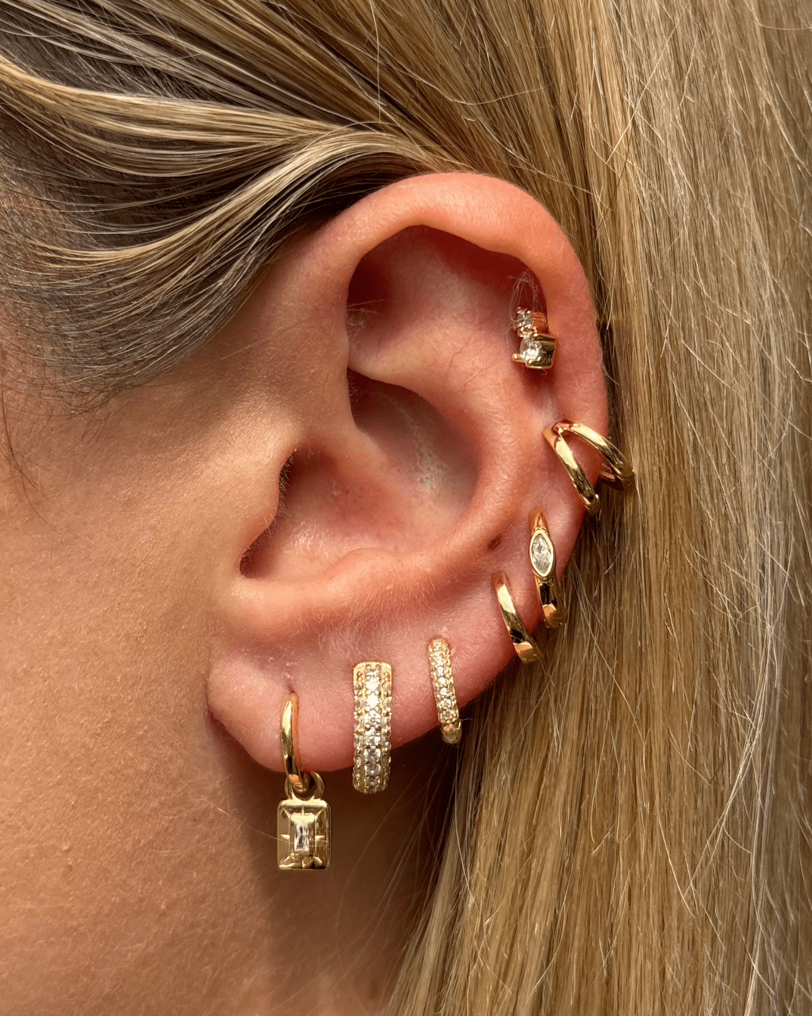 Izoa Cairo Gold Clear Huggie Earrings for Women - Minimalist Hoop Earrings for Everyday Wear, Parties & Gifting