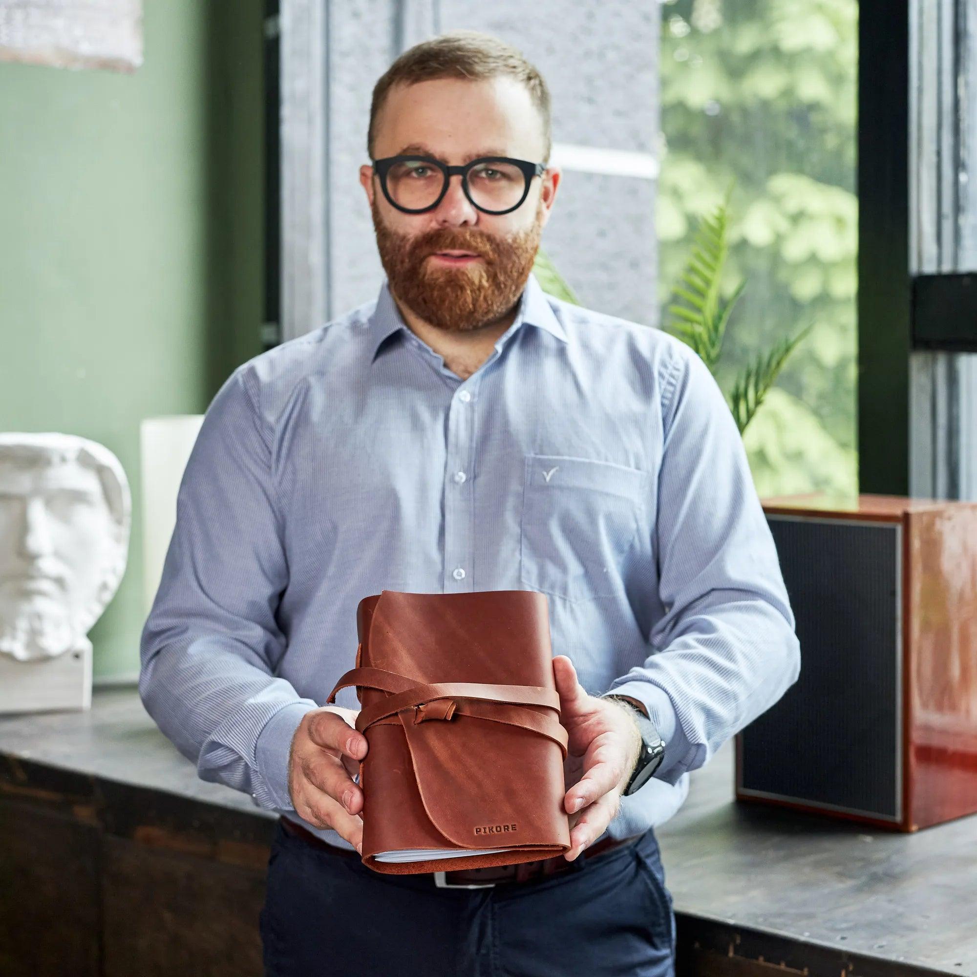 Premium Leather Journal for Writing & Sketching - Handcrafted Genuine Leather Notebook, Perfect for Travel, Bullet Journaling & Gift Giving