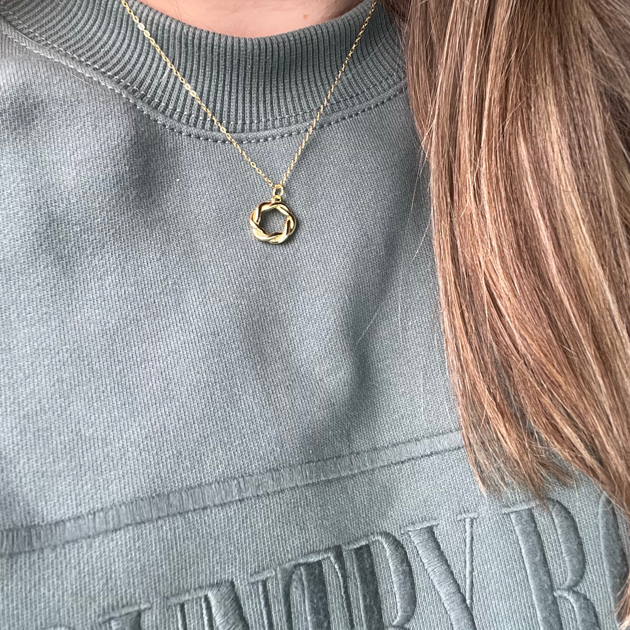 Elegant Circle Twist Pendant Necklace for Women - Sterling Silver Minimalist Jewelry Gift for Her - Perfect for Date Night & Special Occasions