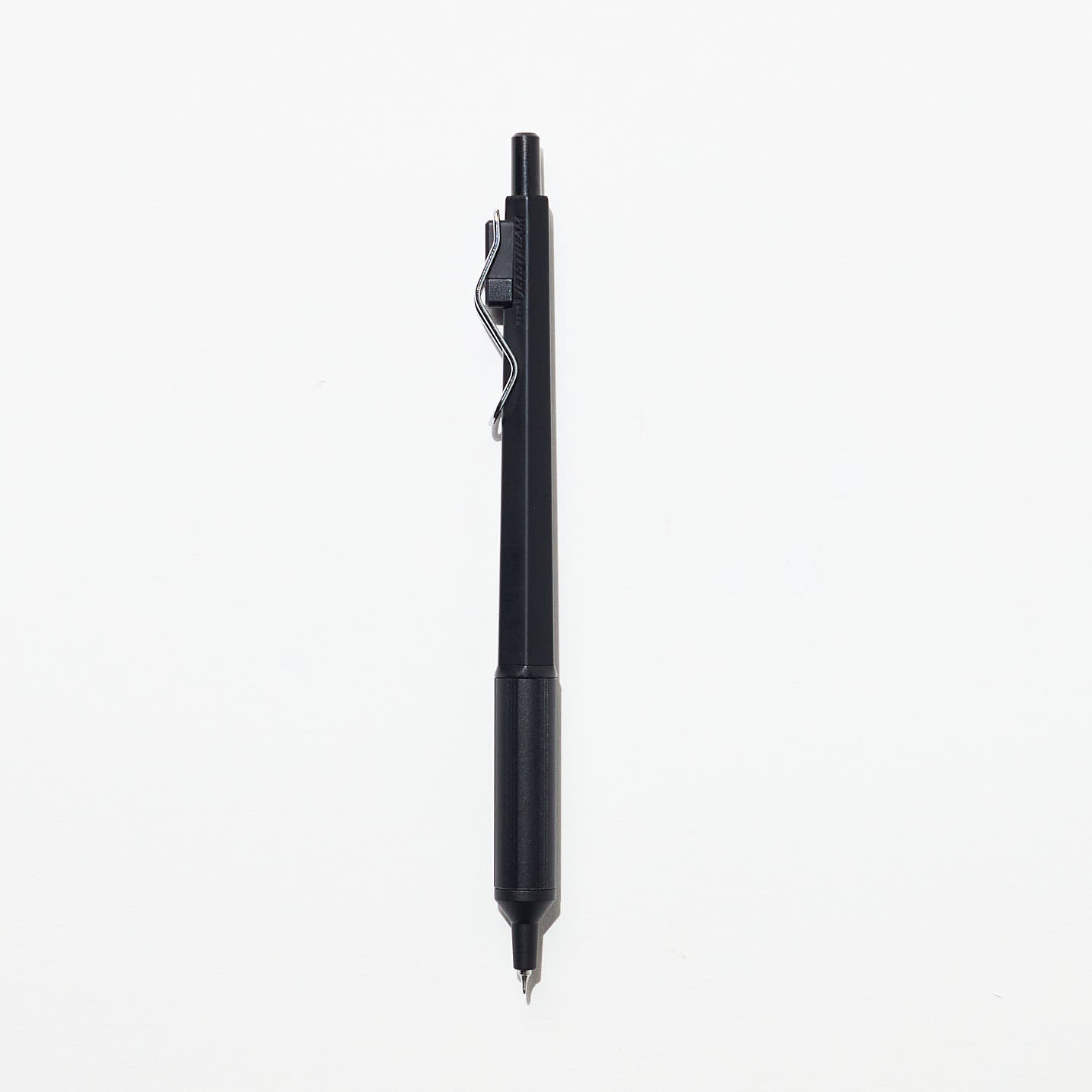 Jetstream Edge Ballpoint Pen - Smooth Writing 0.7mm Fine Point - Uni Mitsubishi Pencil - Perfect for Office, School & Everyday Use