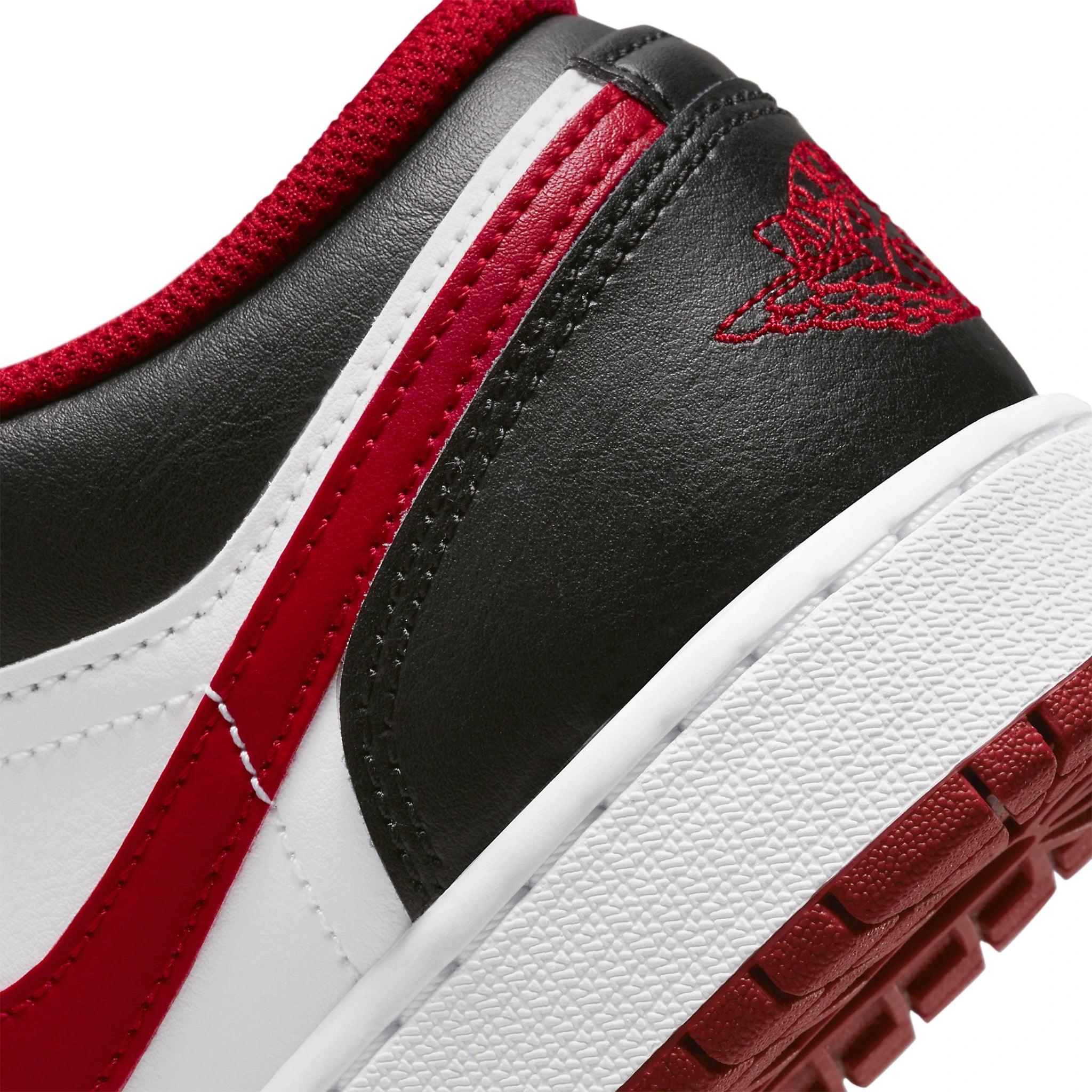 Air Jordan 1 Low Bulls (GS) - Kids' Basketball Shoes for Boys & Girls - Perfect for School, Sports & Casual Wear