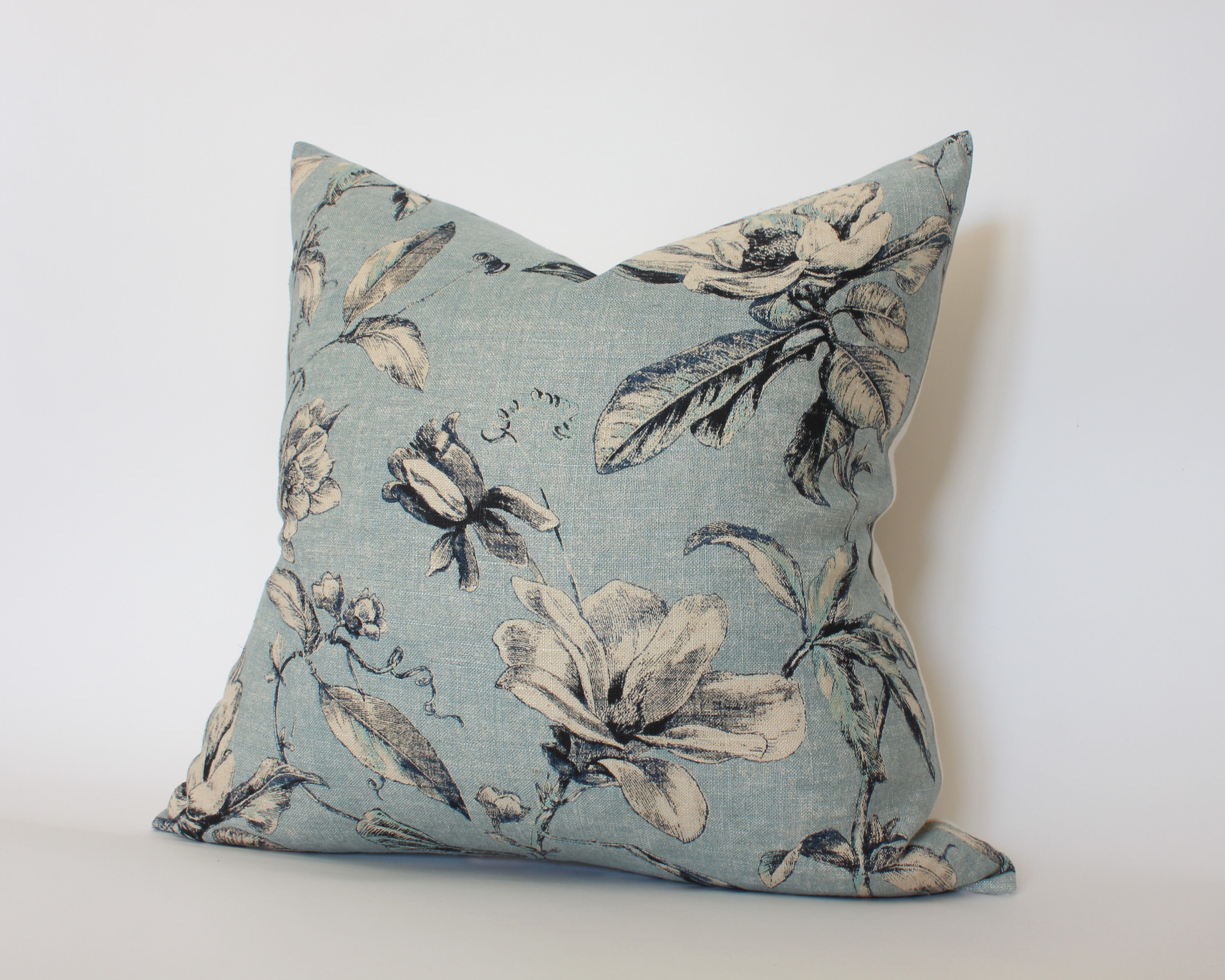 Premium Brooklyn Pillow Cover - Soft & Stylish Decorative Pillowcase for Couch, Bedroom, Living Room - Perfect for Home Decor, Gifts & Cozy Comfort