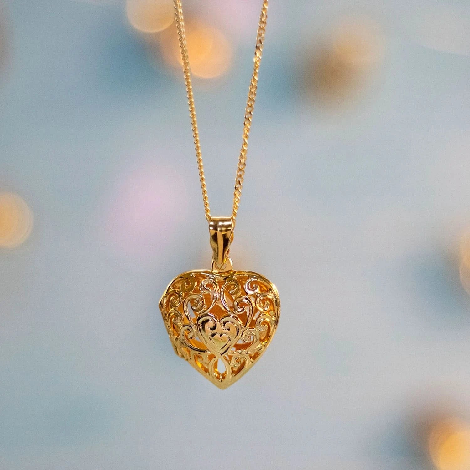Romantic Heart Locket Necklace for Women - 14K Gold Pendant with Photo Insert - Perfect Gift for Valentine's Day, Anniversary & Mother's Day | Jewelry for Special Occasions