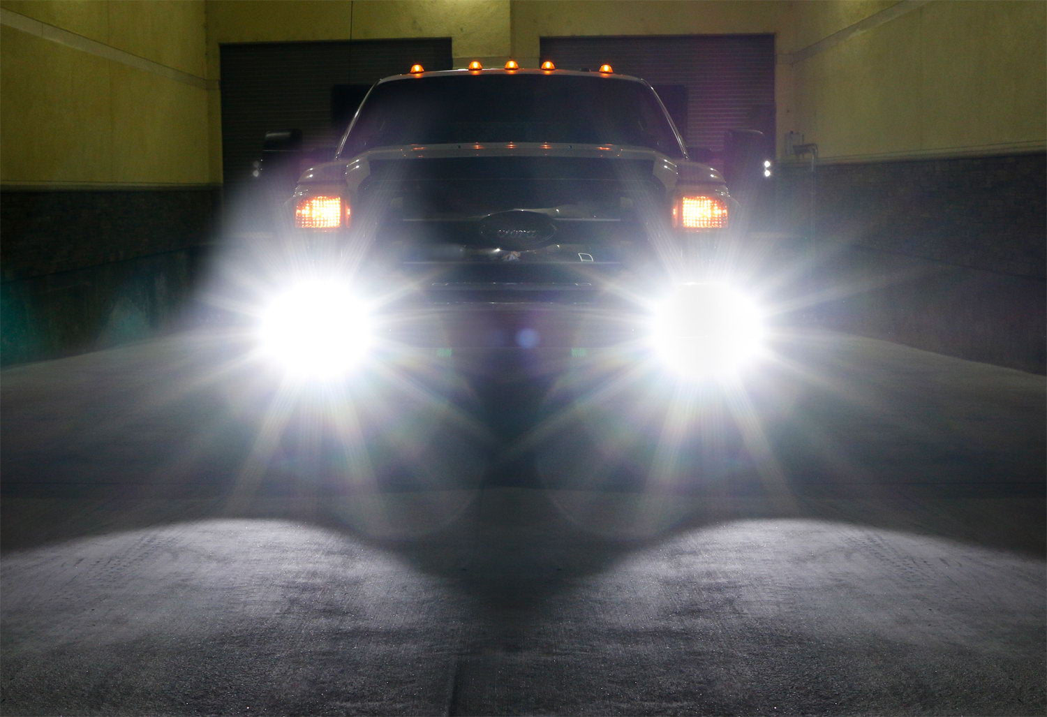 100W Hybrid Beam LED Pods with Fog Light Bracket & Wiring Kit - Compatible with 2011-2016 Ford F250 F350 Super Duty - Off-Road, Fog Lights, Night Driving, Work Trucks