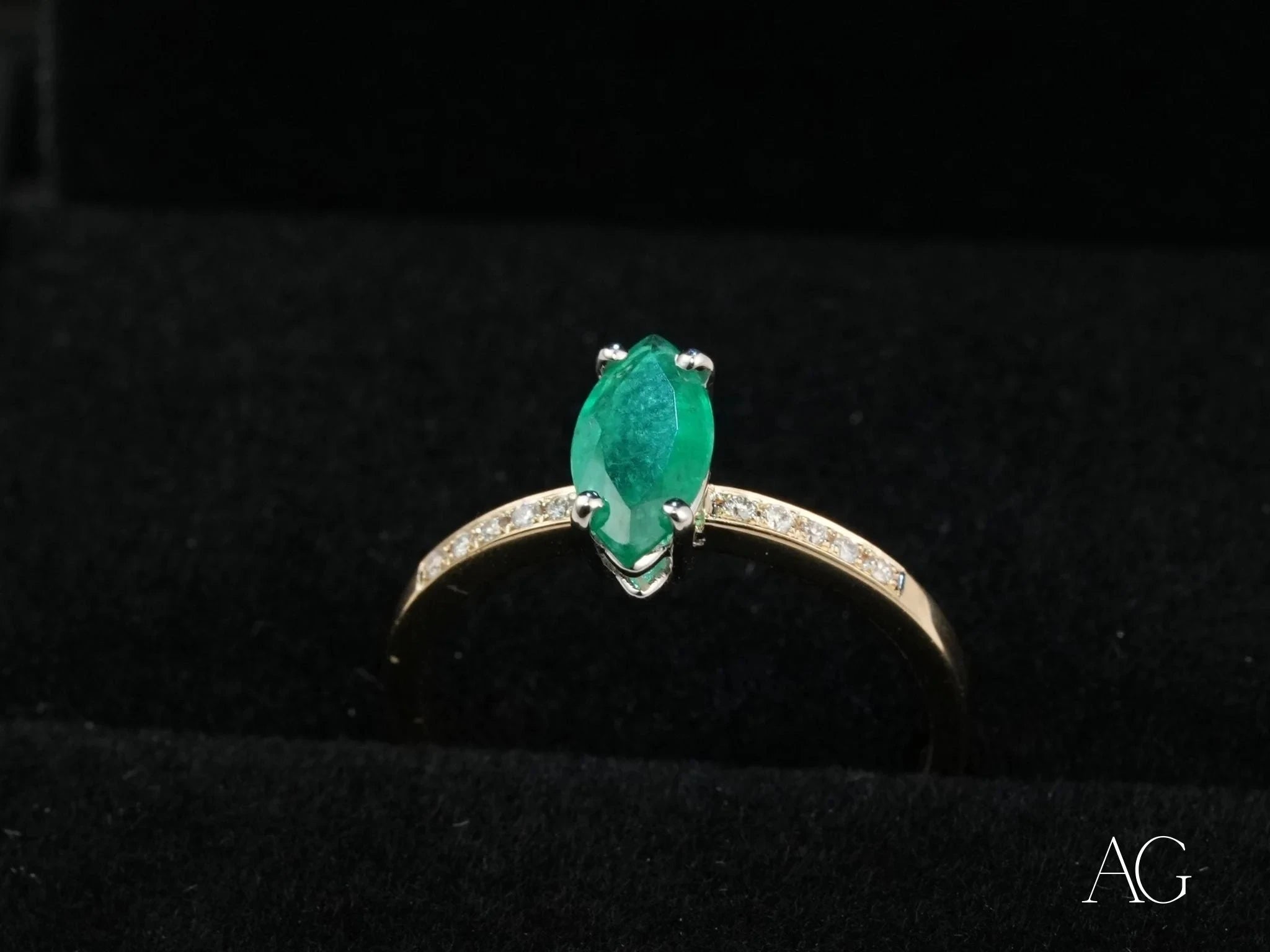 Royal Radiance Ring: 18k Gold Emerald & Diamond Ring for Women – Elegant Jewelry Gift for Engagement, Anniversary & Special Occasions