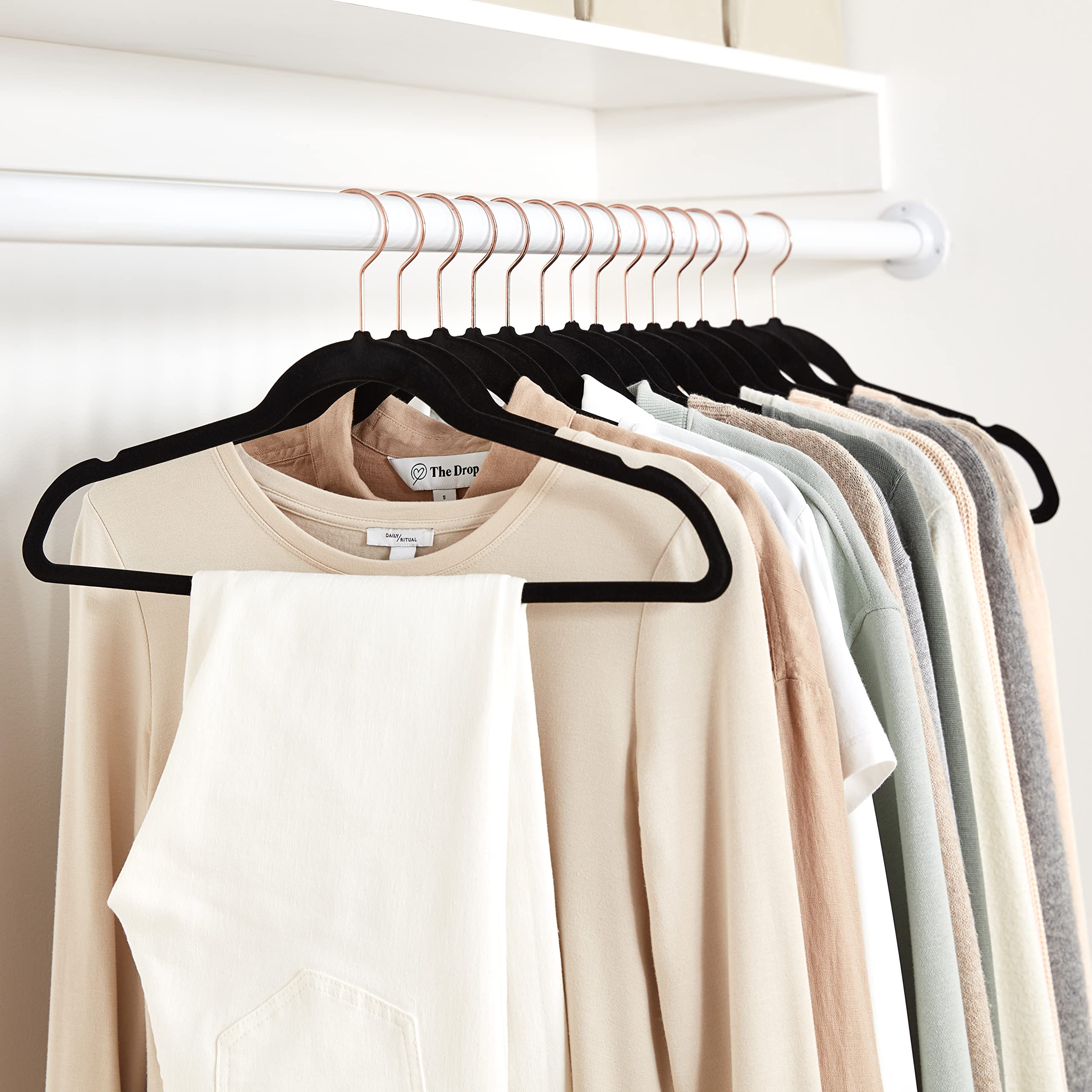 Amazon Basics Slim Velvet Non-Slip Clothes Hangers - 30 Pack (Black/Rose Gold) - Space Saving Hangers for Suits, Dresses & Coats - Perfect for Closet Organization & Travel