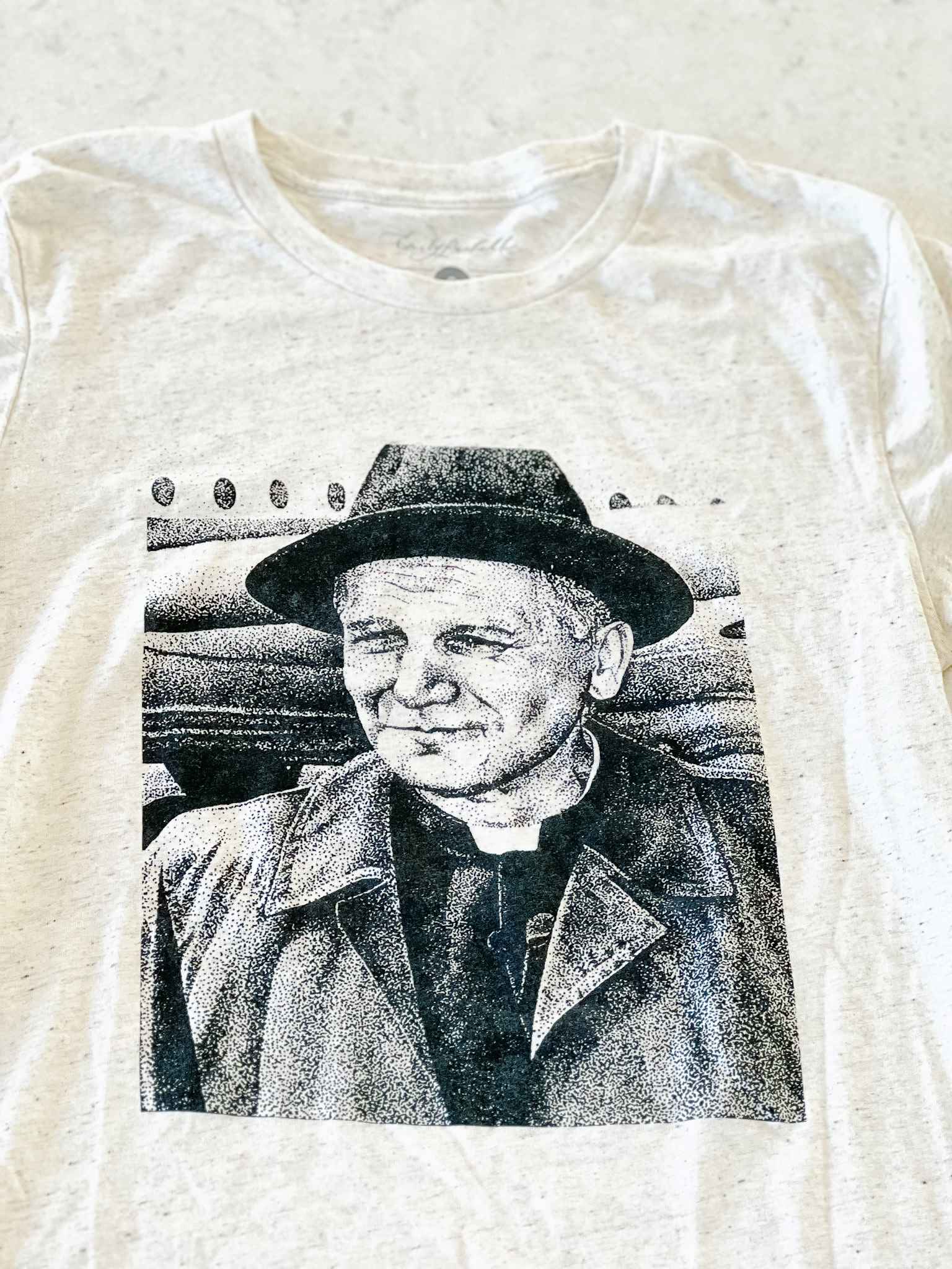 Saint John Paul II T-Shirt - Vintage Catholic Pope Tee for Men & Women - Perfect for Church, Religious Events & Casual Wear