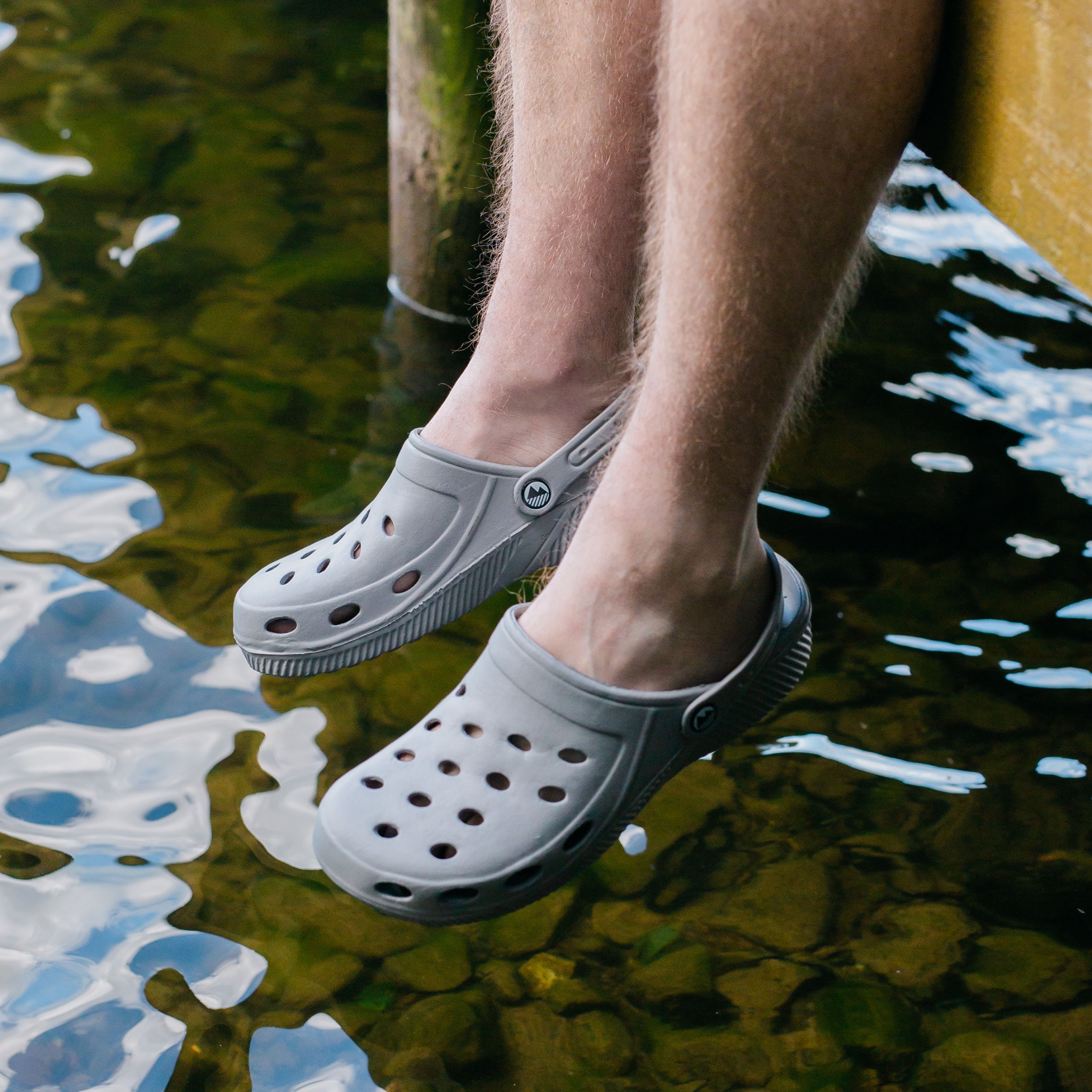 Men's Breathable Slip-On Clogs - Comfortable & Lightweight for Outdoor, Garden, and Casual Wear