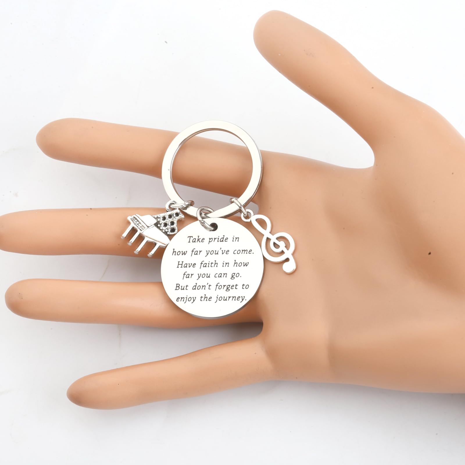 FUSTMW Piano Keychain - Perfect Gift for Piano Lovers, Teachers & Students - Graduation Present for Musicians - Ideal for Piano Practice, Music Lessons & Special Occasions