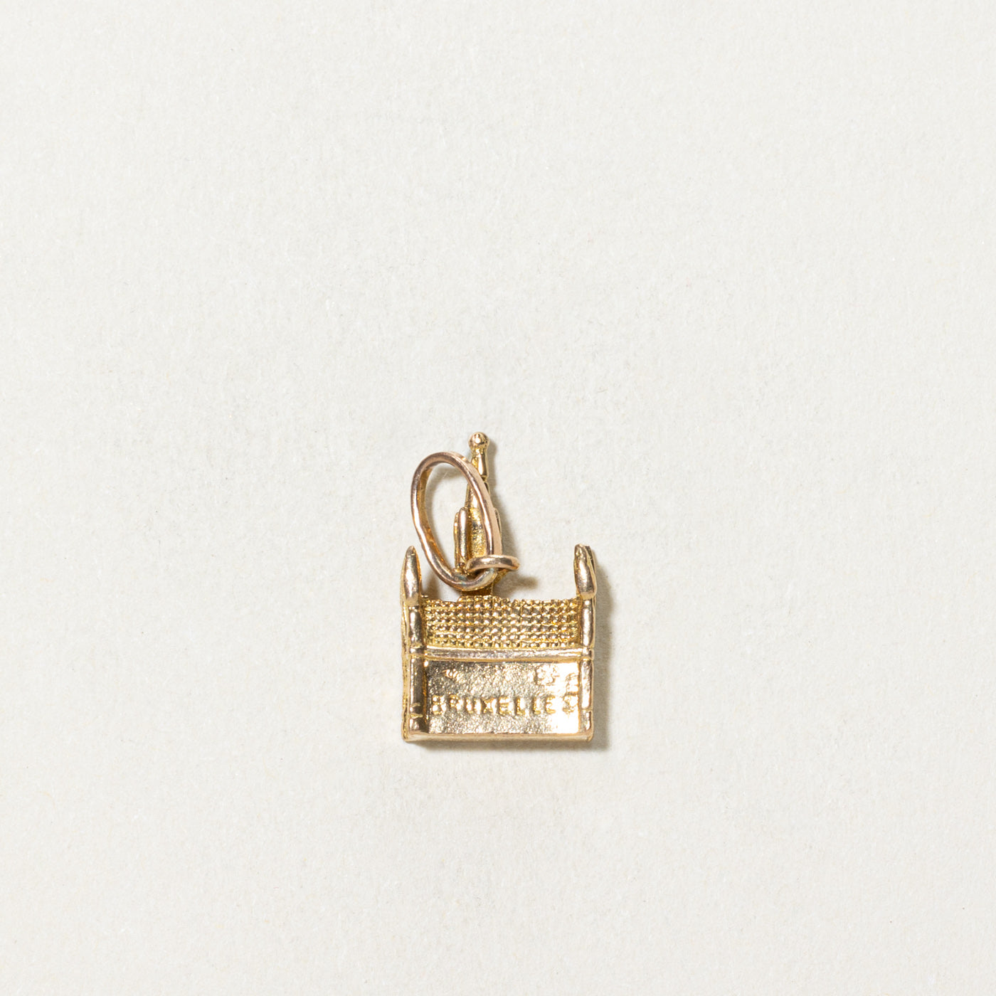 18K Yellow Gold Brussels Grand Place Charm Pendant - Elegant European Jewelry for Necklace & Bracelet - Perfect Gift for Travel Lovers & Souvenir Collectors
