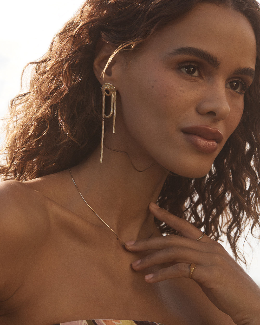 Venice Loop Earrings for Women - Elegant Gold Hoop Earrings for Everyday Wear - Perfect for Casual Outfits, Office & Date Nights