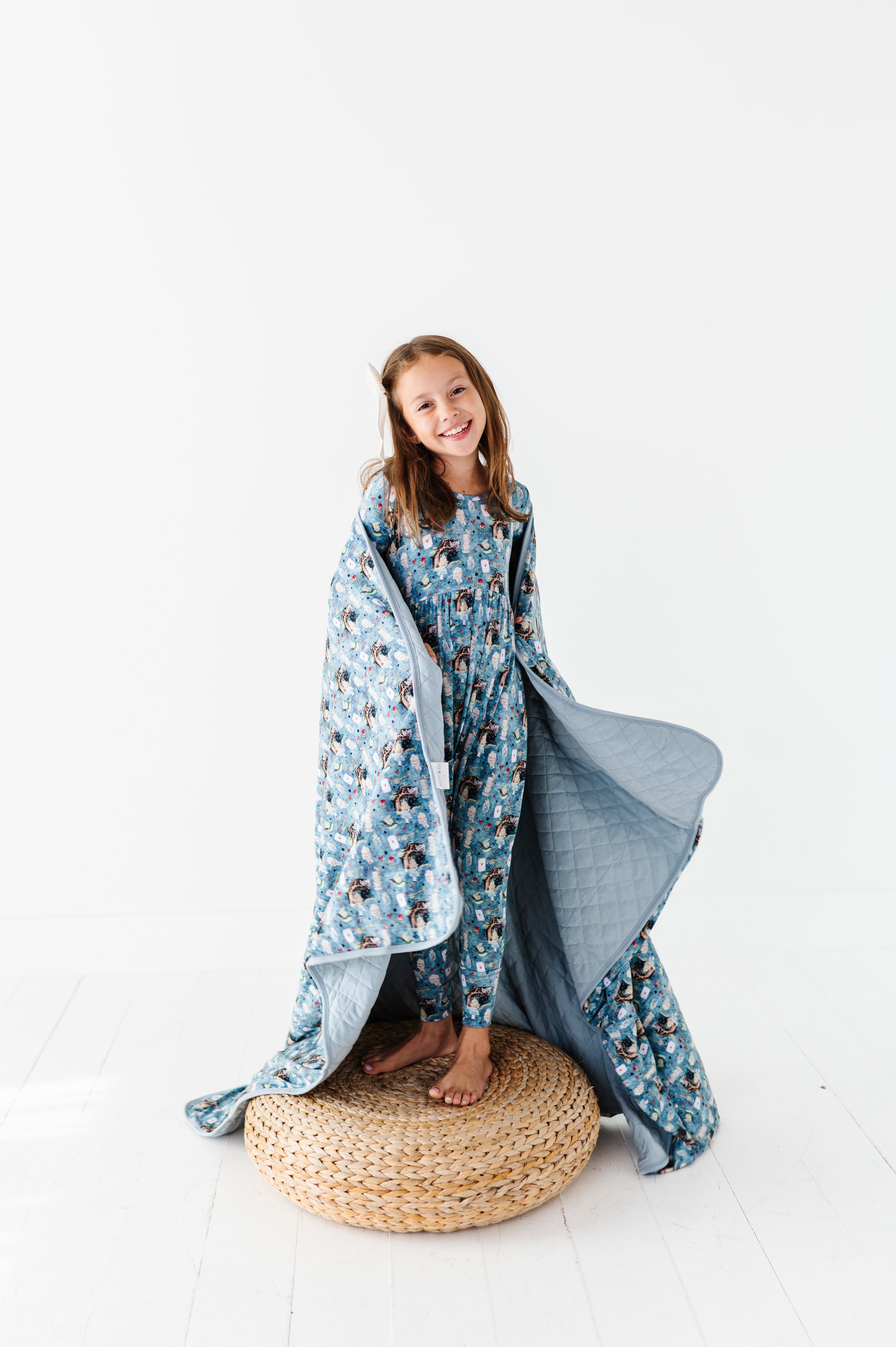 Alice’s Adventures in Wonderland Quilted Oversized Blanket - Soft Cozy Throw for Bed, Couch & Reading Nook - Large Flannel Plush Blanket for Adults & Kids