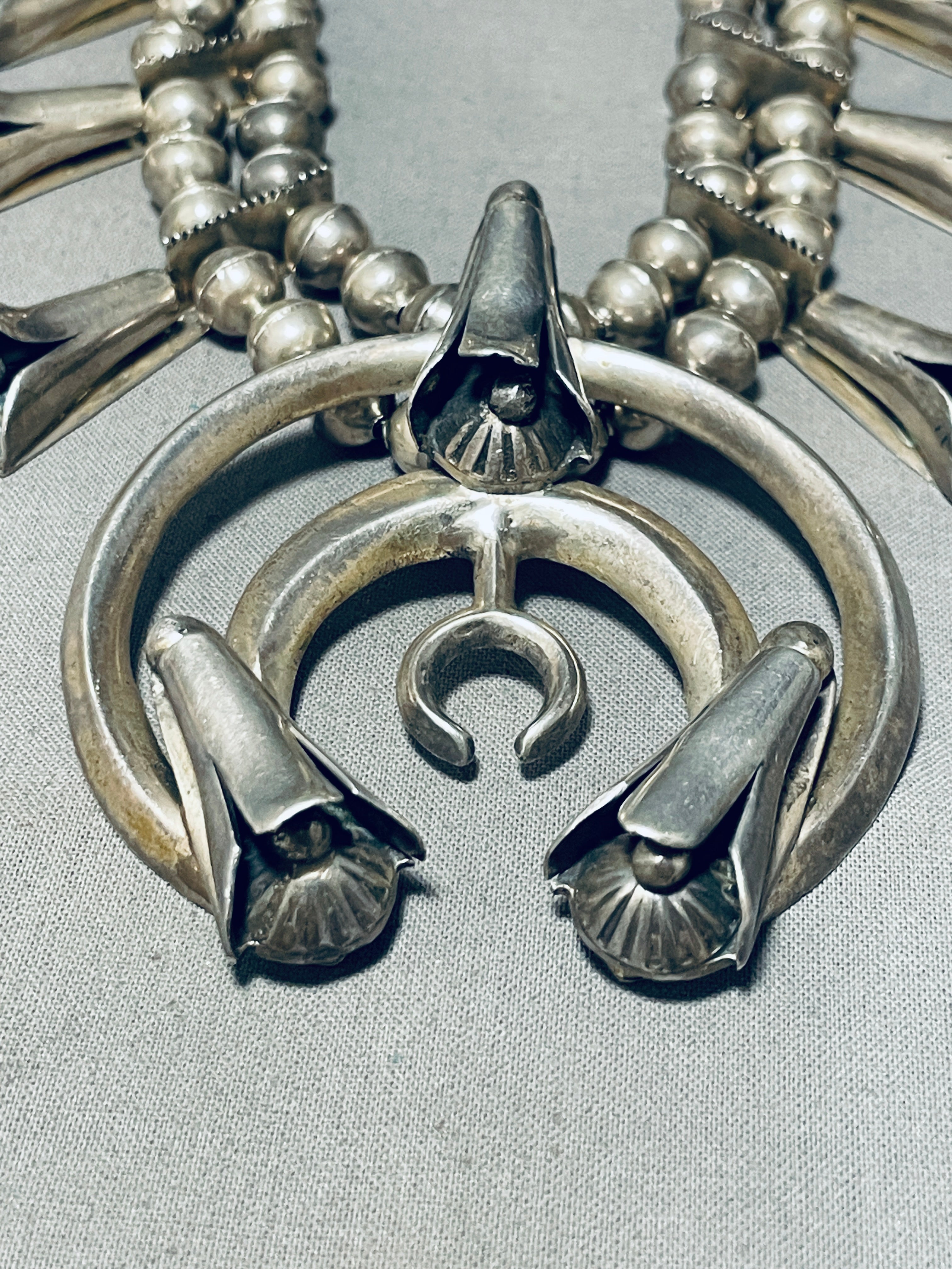 187 Grams Fab!! Vintage Native American Navajo All Sterling Silver Squash Blossom Necklace