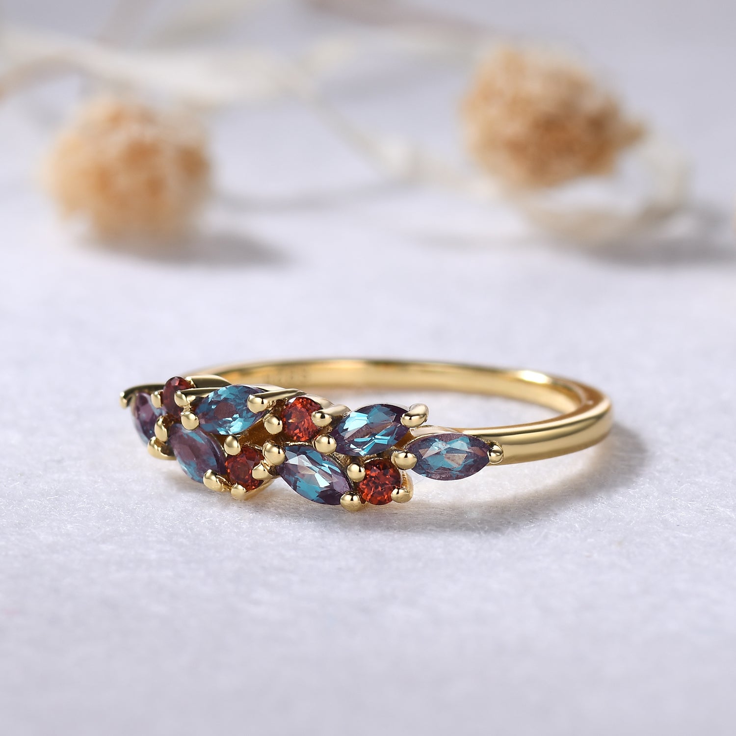Vintage Alexandrite Garnet Yellow Gold Ring - Solid 14K Gold Wedding Band, Bridal Cluster Ring for Women, Anniversary Gift, Engagement Jewelry - Perfect for Special Occasions & Everyday Elegance