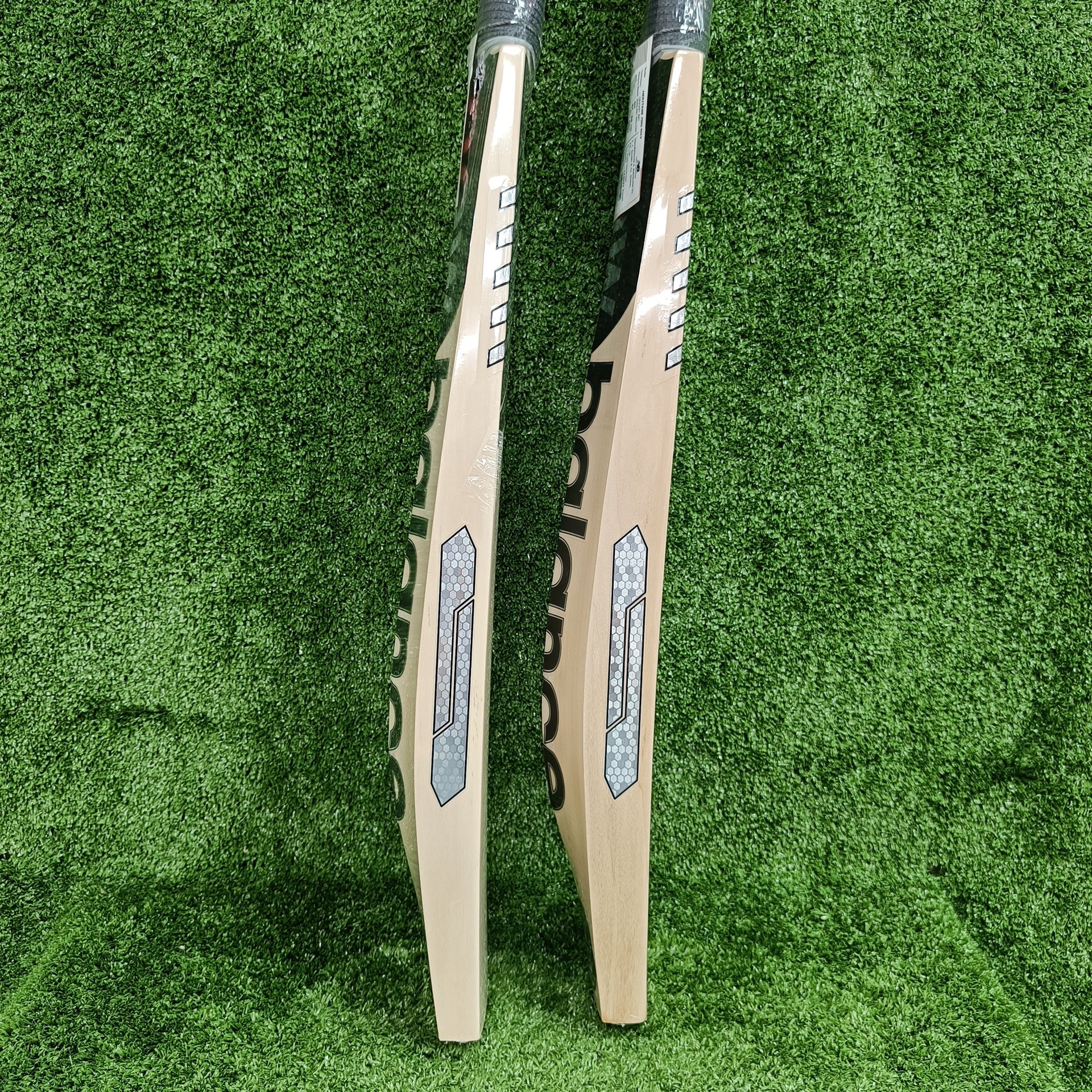 NB Heritage 700i Max English Willow Cricket Bat - Premium Professional Grade for Matches & Training | Perfect for Club Players & Tournament Use