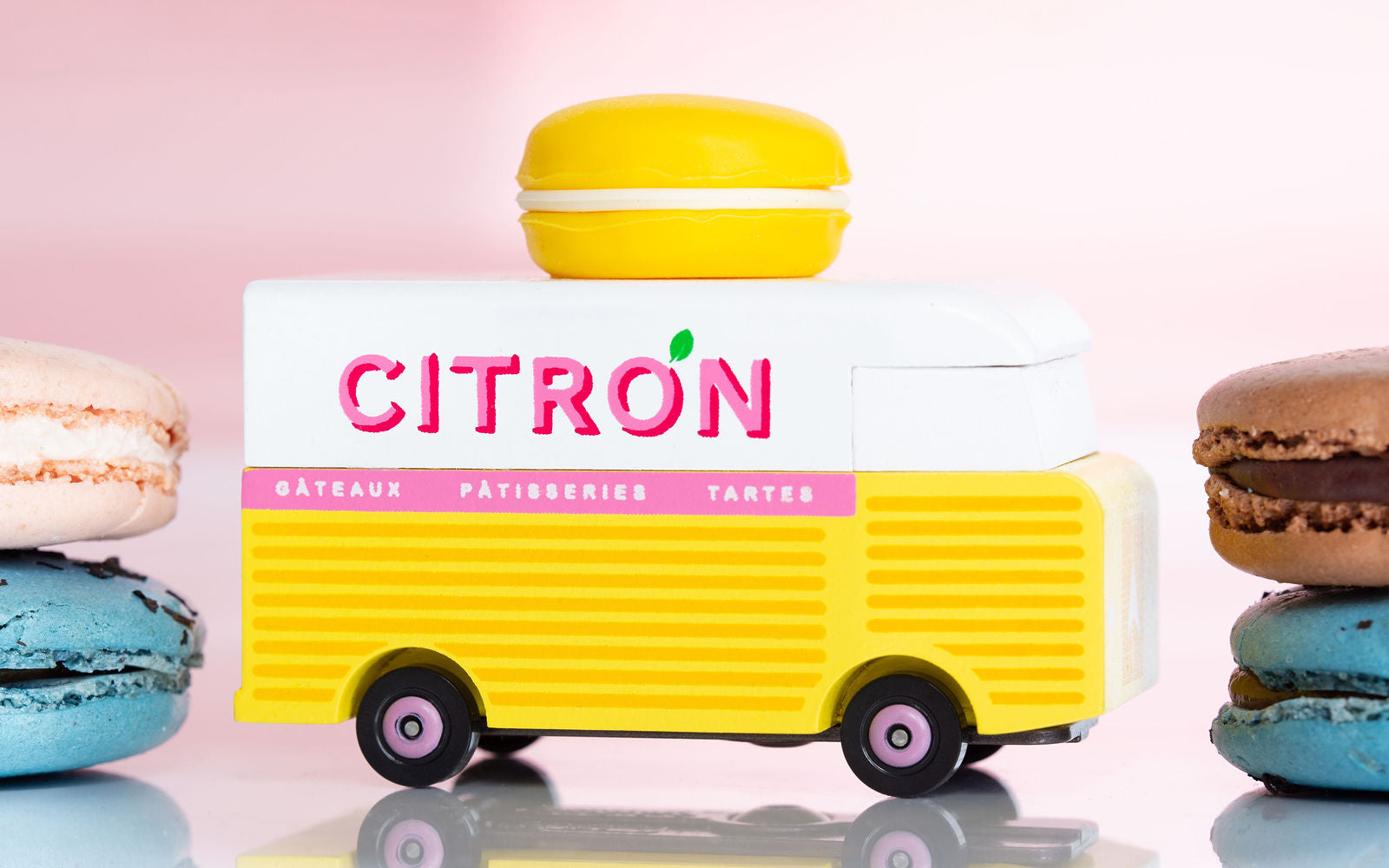 Citron Macaron Vanilla Scented Candle - Aromatic Home Decor for Relaxation & Stress Relief - Perfect for Living Room, Bedroom, Bathroom & Office Spaces