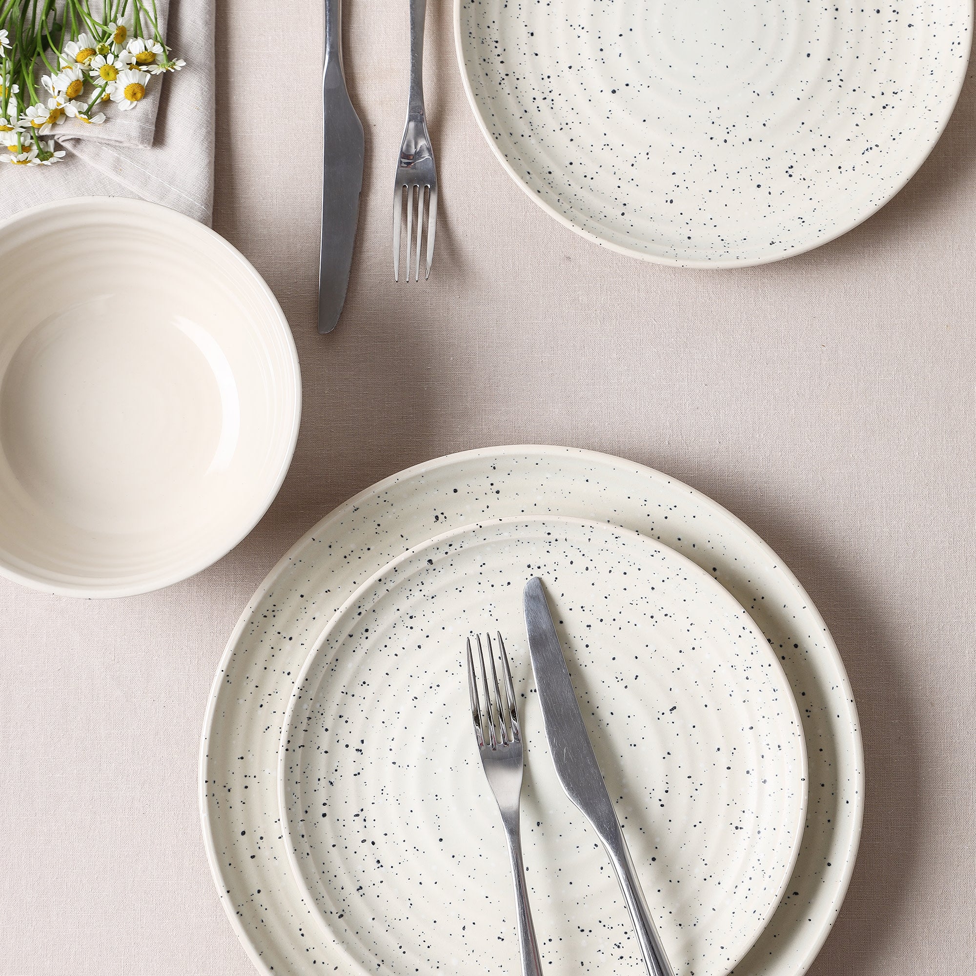 Durable Stoneware Salad Plate Set - White Ceramic Dinner Plates for Everyday Use, Perfect for Salads, Appetizers & Home Dining