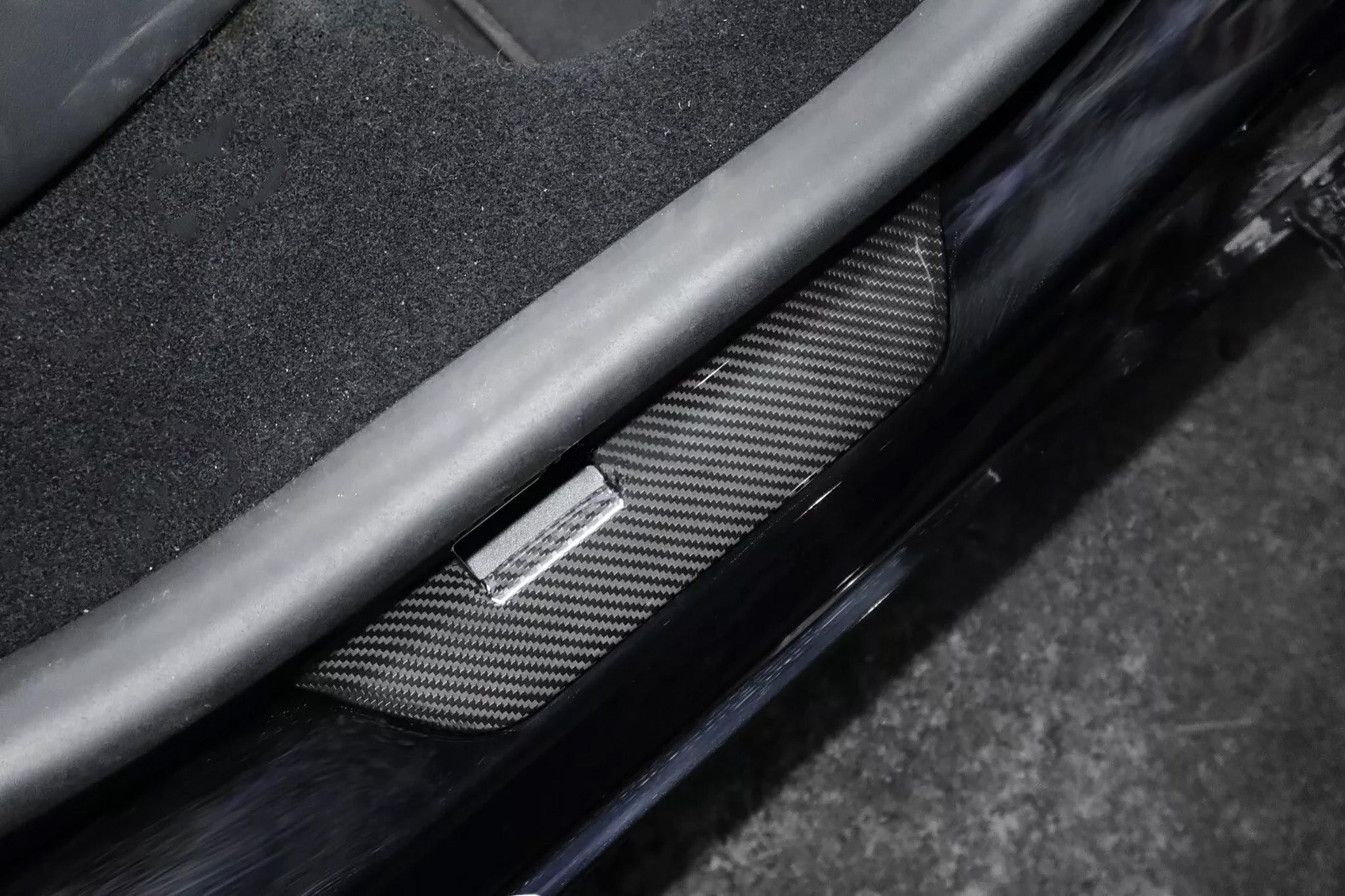 Premium Real Carbon Fiber Door Sill Protectors for Tesla Model 3 & Model Y (2017-2025) - Scratch Resistant Interior Accessories for Car Floor Protection & Style Upgrade