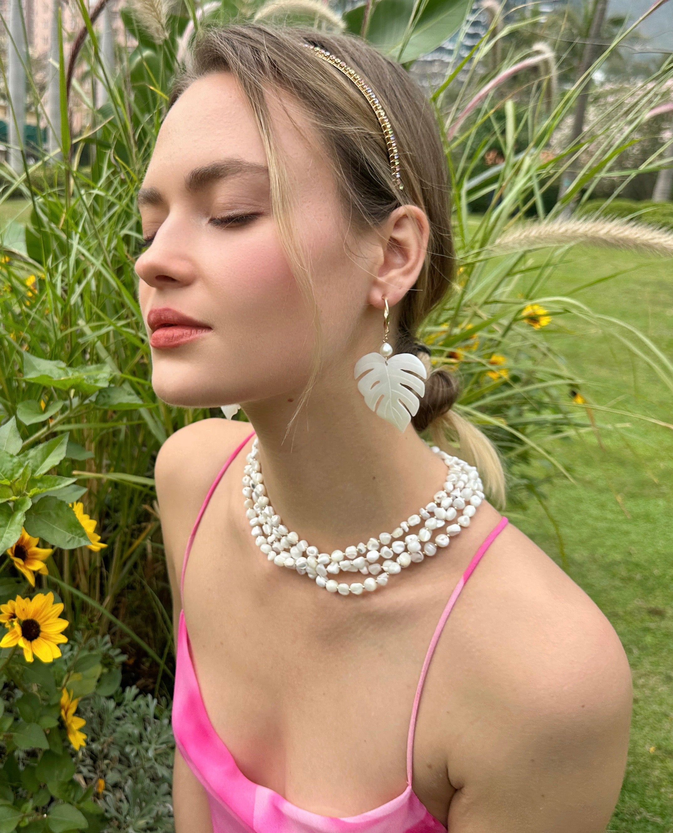 Chunky Pearls Leaves Shaped Shell Earrings LE038 - Elegant Boho Jewelry for Women, Perfect for Beach Weddings & Summer Parties