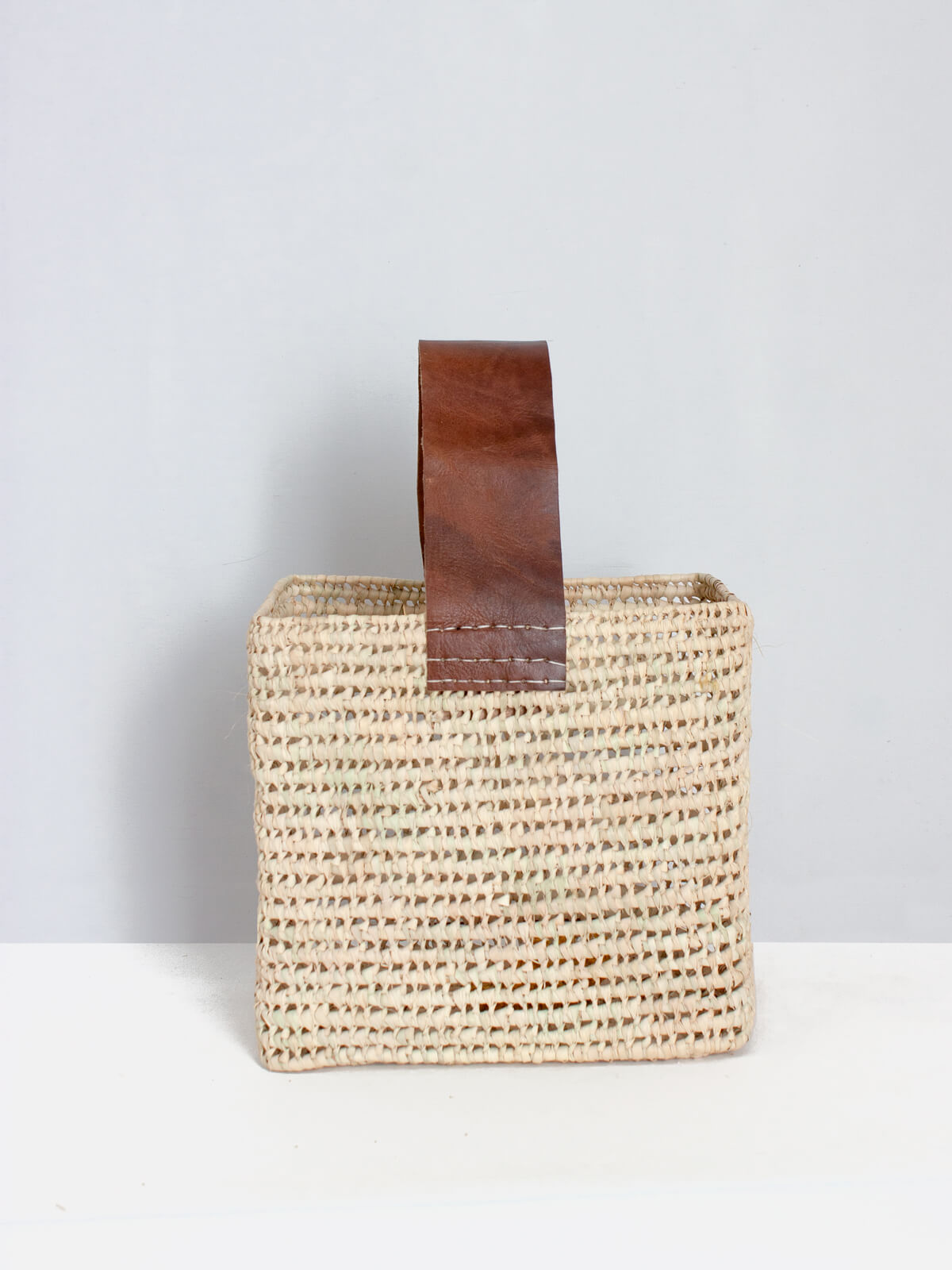 Large Woven Forage Basket for Farm Animals - Natural Tan Color - Perfect for Hay, Feed & Storage - Ideal for Horse Stables, Chicken Coops & Pet Feeding Areas