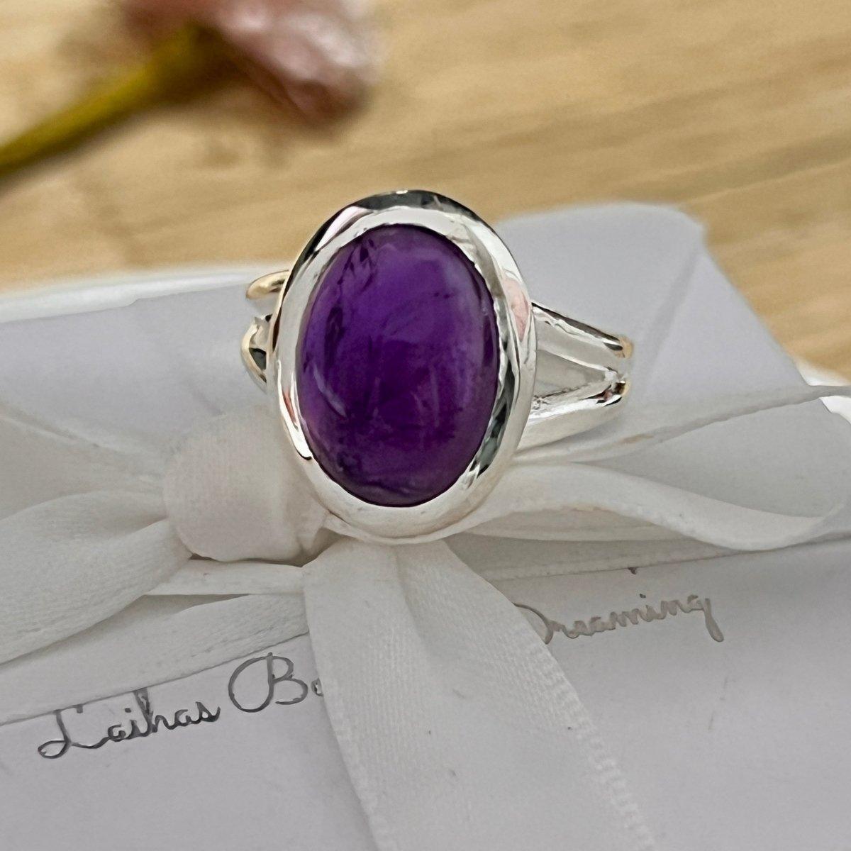 Elegant Oval Amethyst Ring for Women - Vintage Purple Gemstone Jewelry - Perfect for Wedding, Anniversary & Special Occasion Gifts