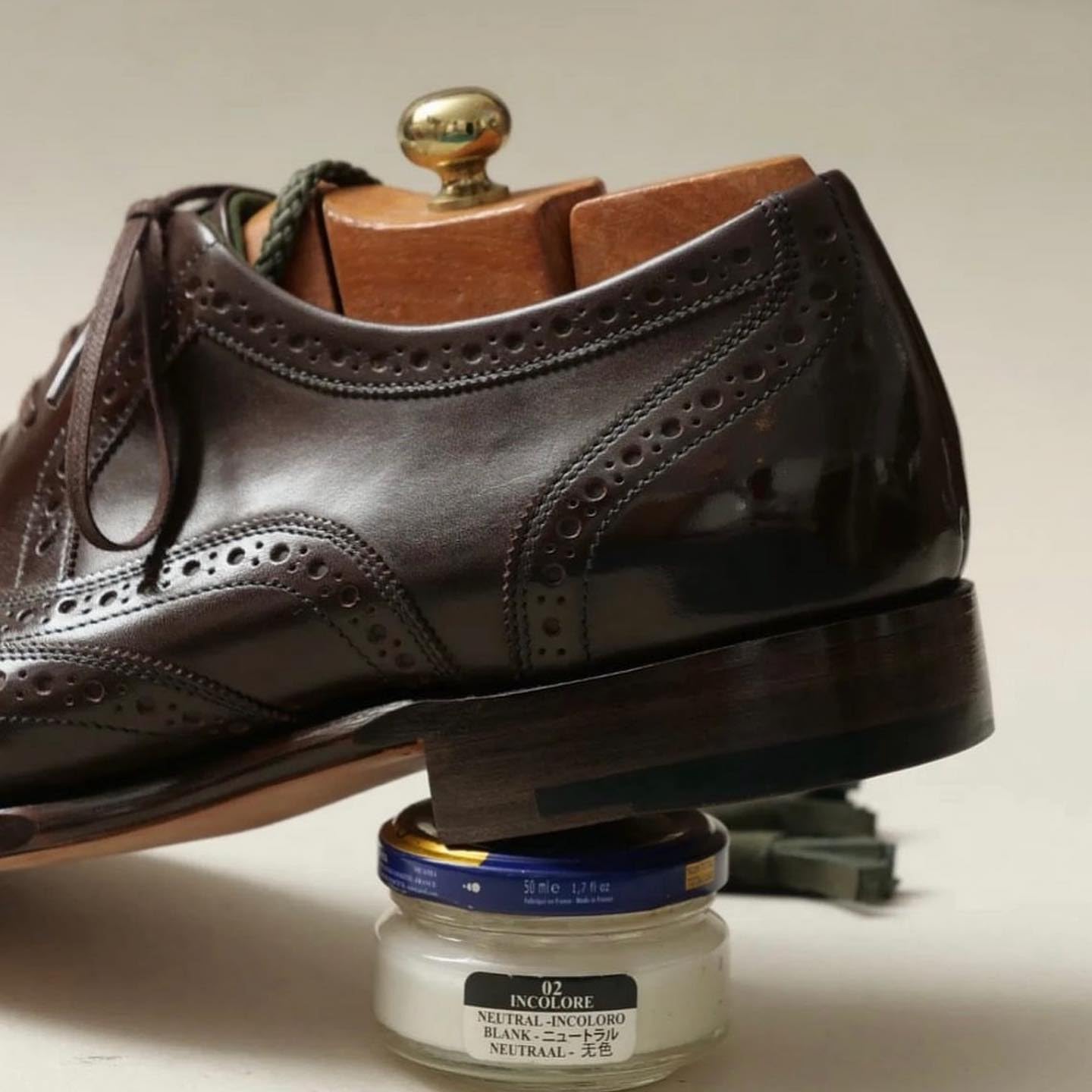 SAPHIR Premium Men's Shoe Care Kit - Leather Conditioner & Polish for Dress Shoes, Boots & Loafers - Perfect for Office, Weddings & Formal Events