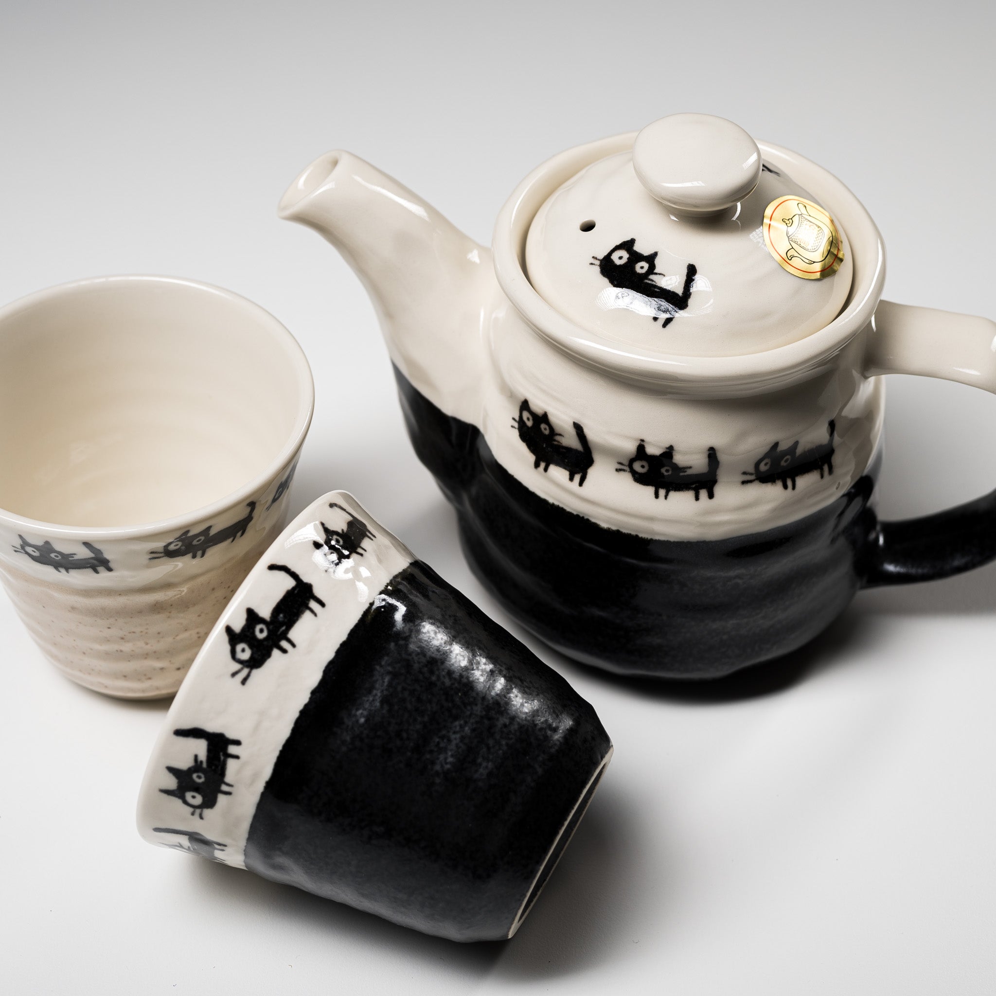 Premium Black Cat Tea Set - 480ml Ceramic Teapot with Infuser, Cute Japanese Style for Home & Office Use | Perfect for Afternoon Tea, Gifts & Relaxation