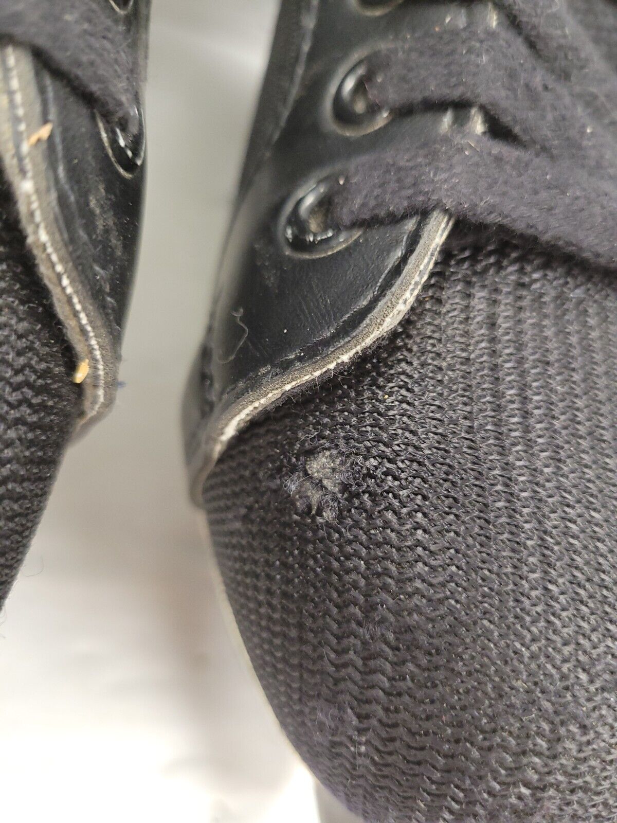 CCM SL 1000 Hockey Skates - Size 10 - Premium Ice Skates for Men - Perfect for Competitive Play & Recreational Ice Hockey