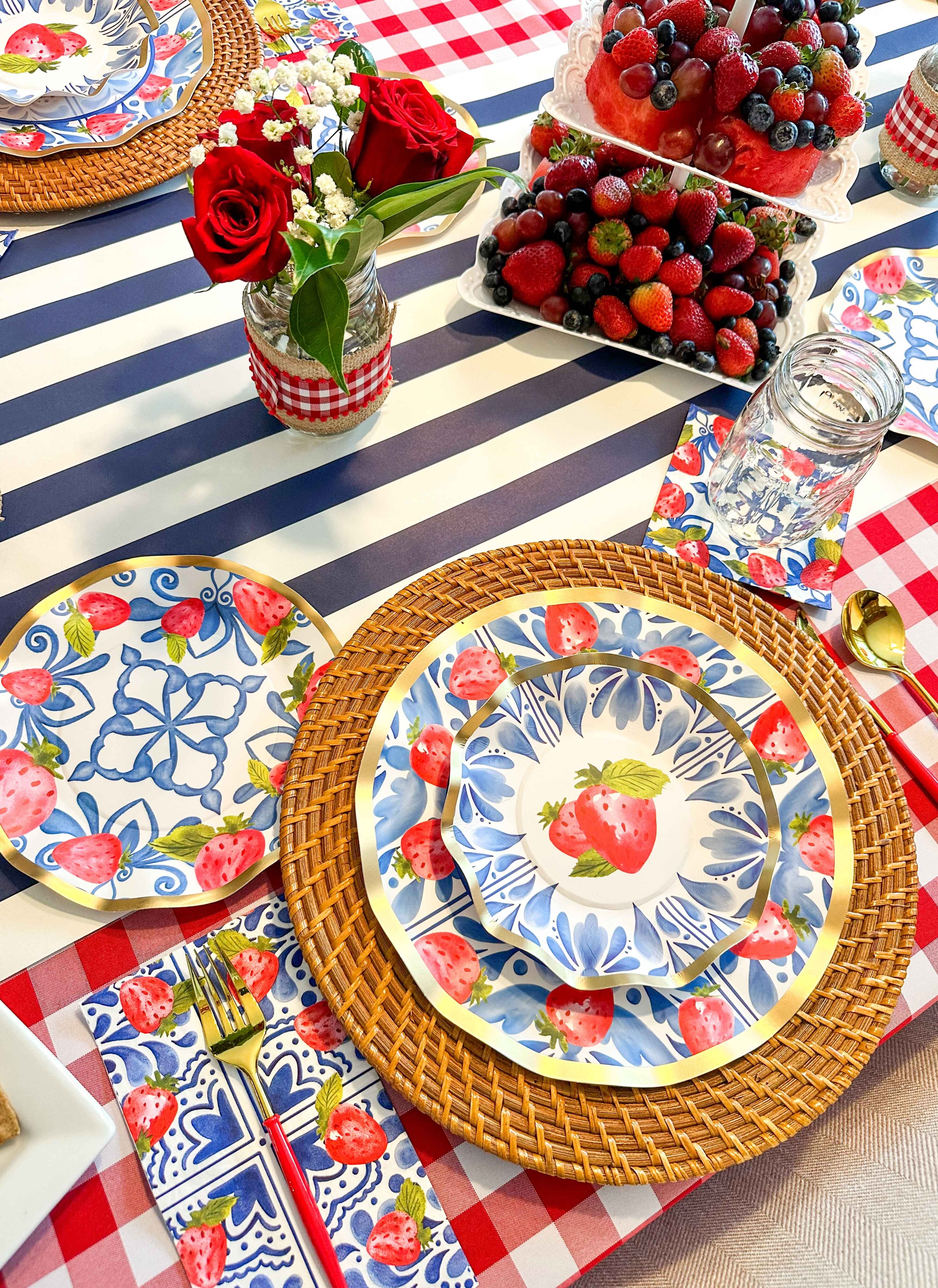 Wavy Salad Plate Set - Blue Strawberries Design - 8-Piece Dinnerware for Parties, Picnics & Home Decor