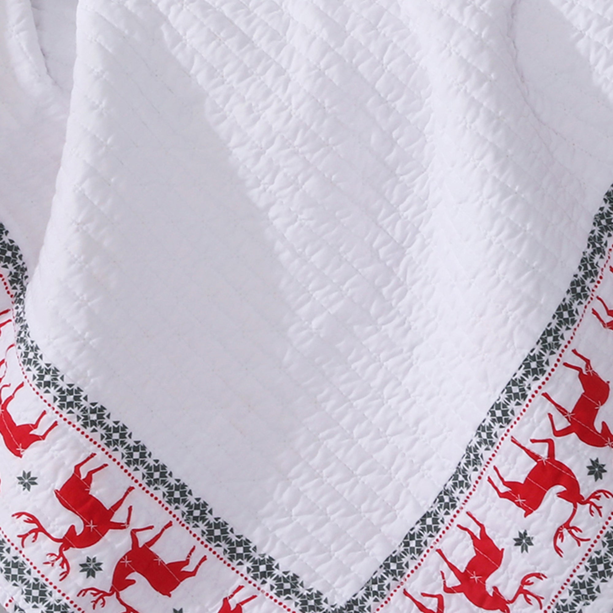 Cozy Rudolph Quilted Throw Blanket - Soft Christmas Holiday Plush Fleece for Couch, Bed & Decor - Perfect for Winter Warmth, Gifts & Festive Home Decorating