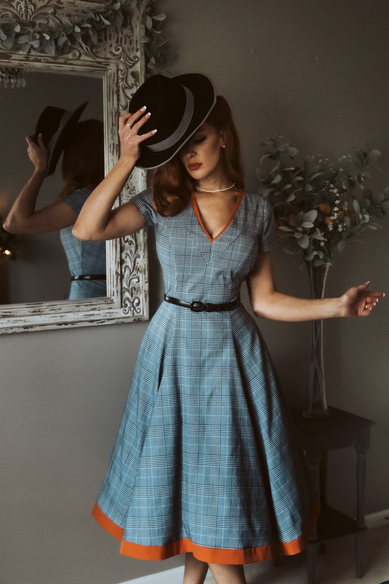 Vintage TV Inspired Plaid Swing Dress - Retro 60s Style Flare Dress for Women, Perfect for Parties, Cosplay & Themed Events