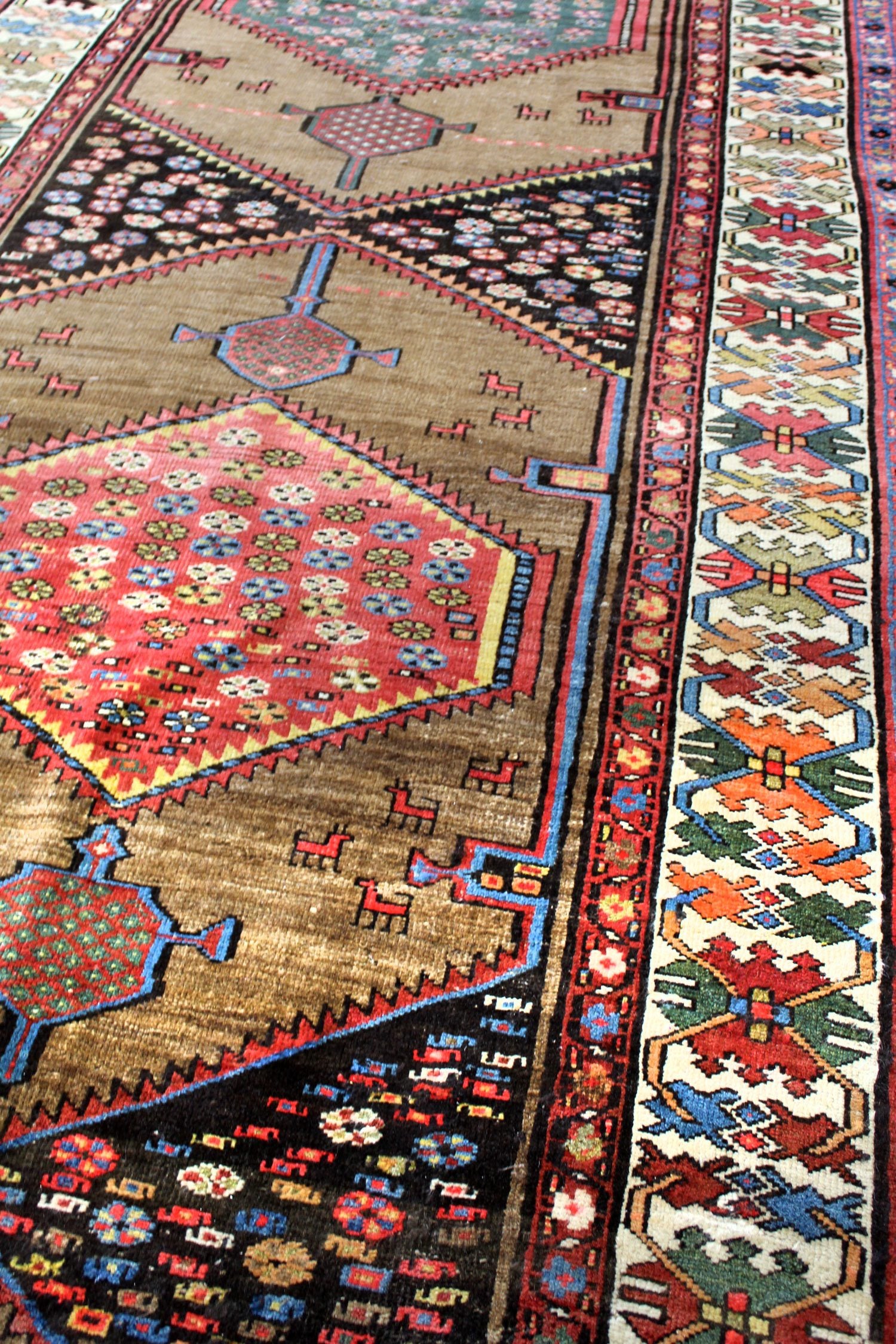 Vintage Bijar Handwoven Tribal Rug - Authentic Persian Carpet JF8298 for Boho Chic Living Room, Bedroom & Home Decor