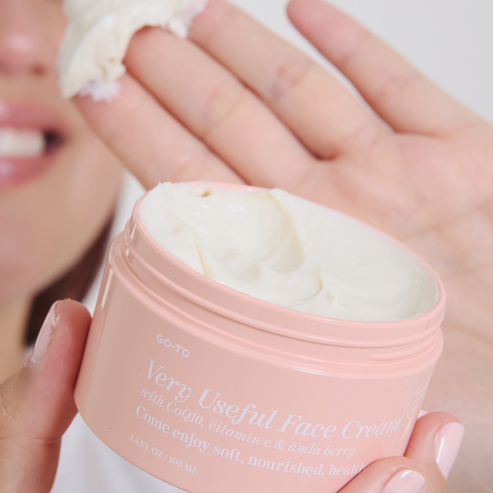 Best Anti-Aging Face Cream for Women - Hydrating Moisturizer with Hyaluronic Acid & Vitamin E - Perfect for Daily Skincare Routine & Night Care