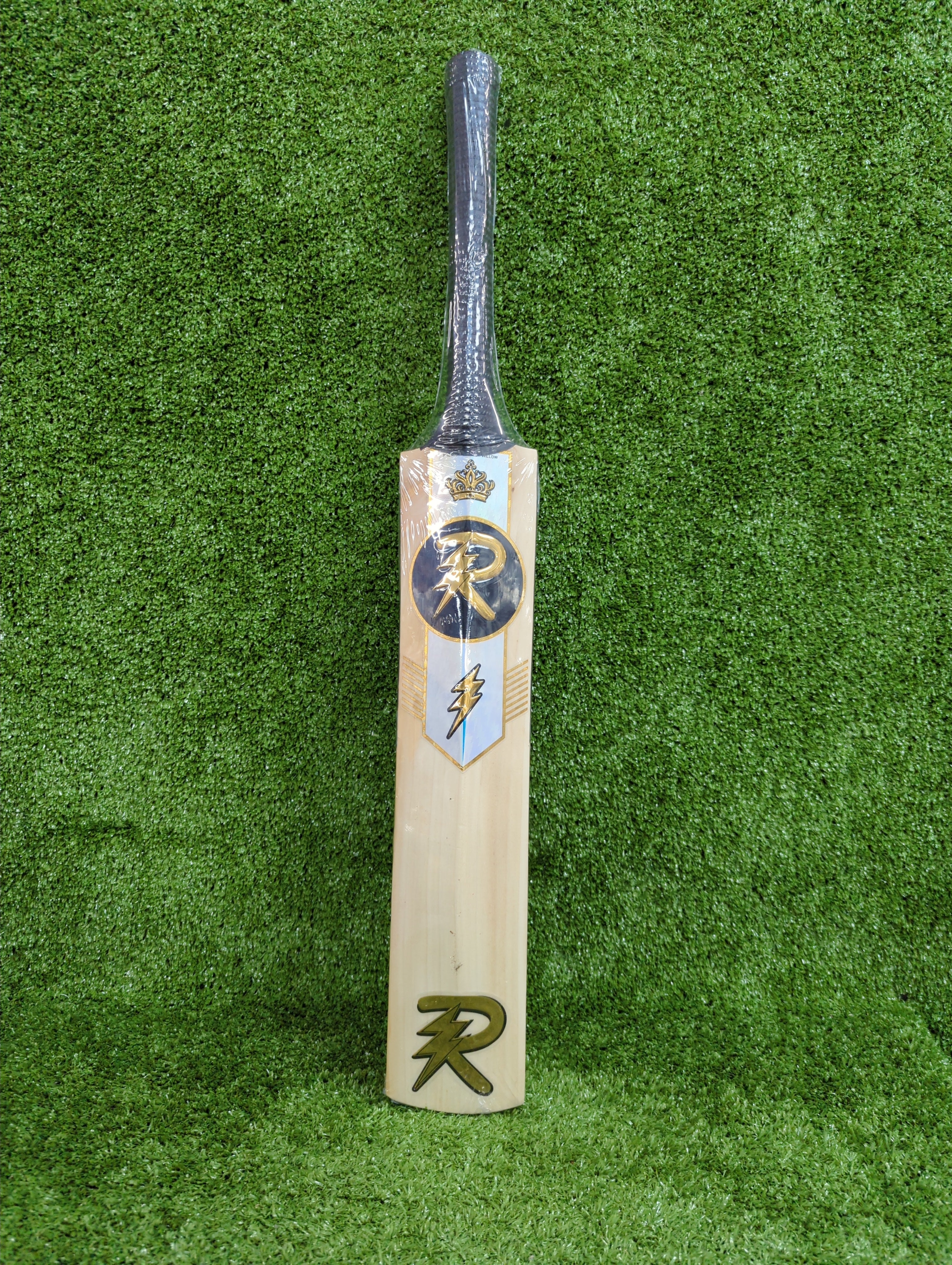 Premium English Willow Cricket Bat for Juniors & Youth - Lightweight & Durable for Training & Matches - Perfect for School, Club, and Competitive Play